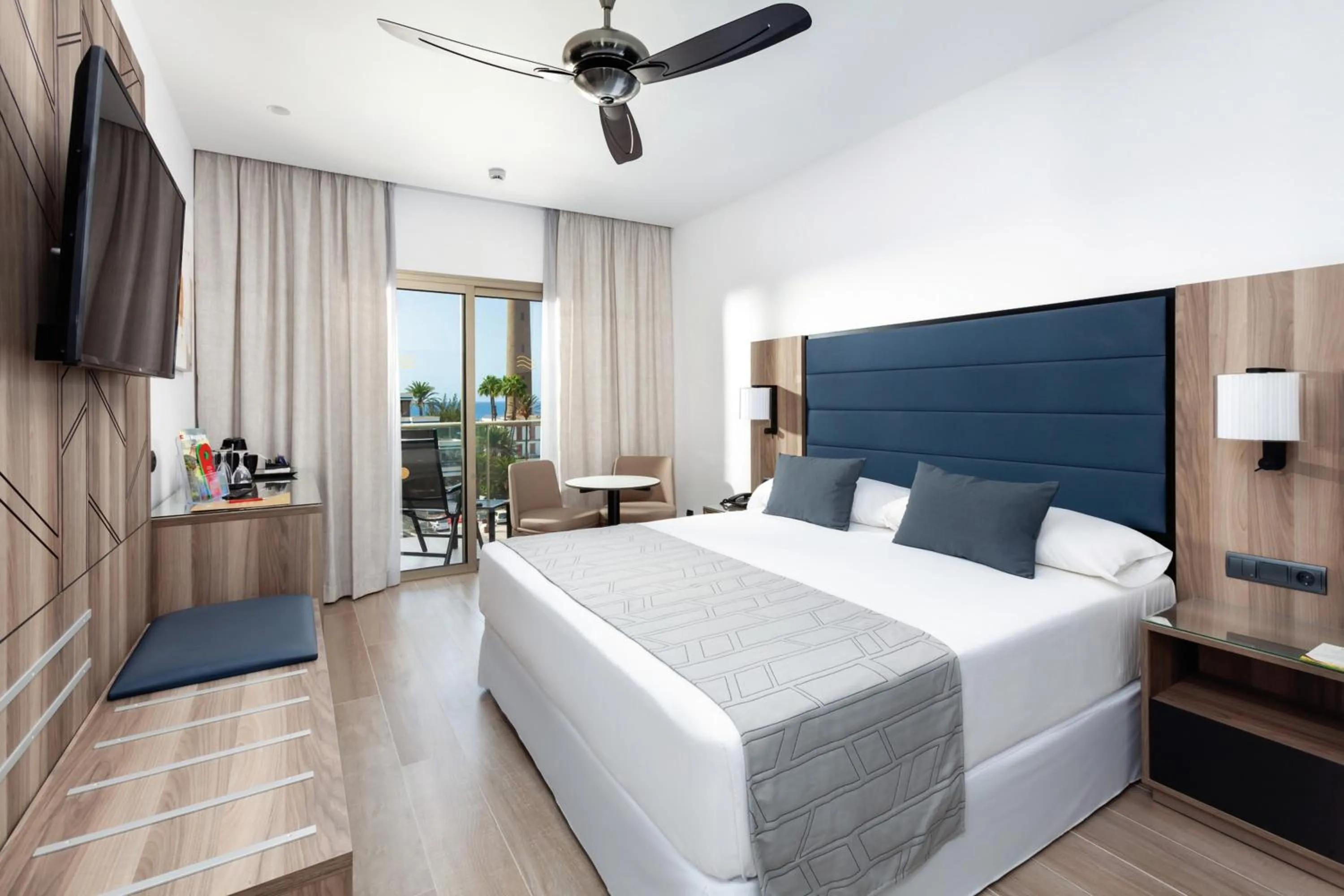 Small Double Room Sea Orientation  in Hotel Riu Palace Oasis