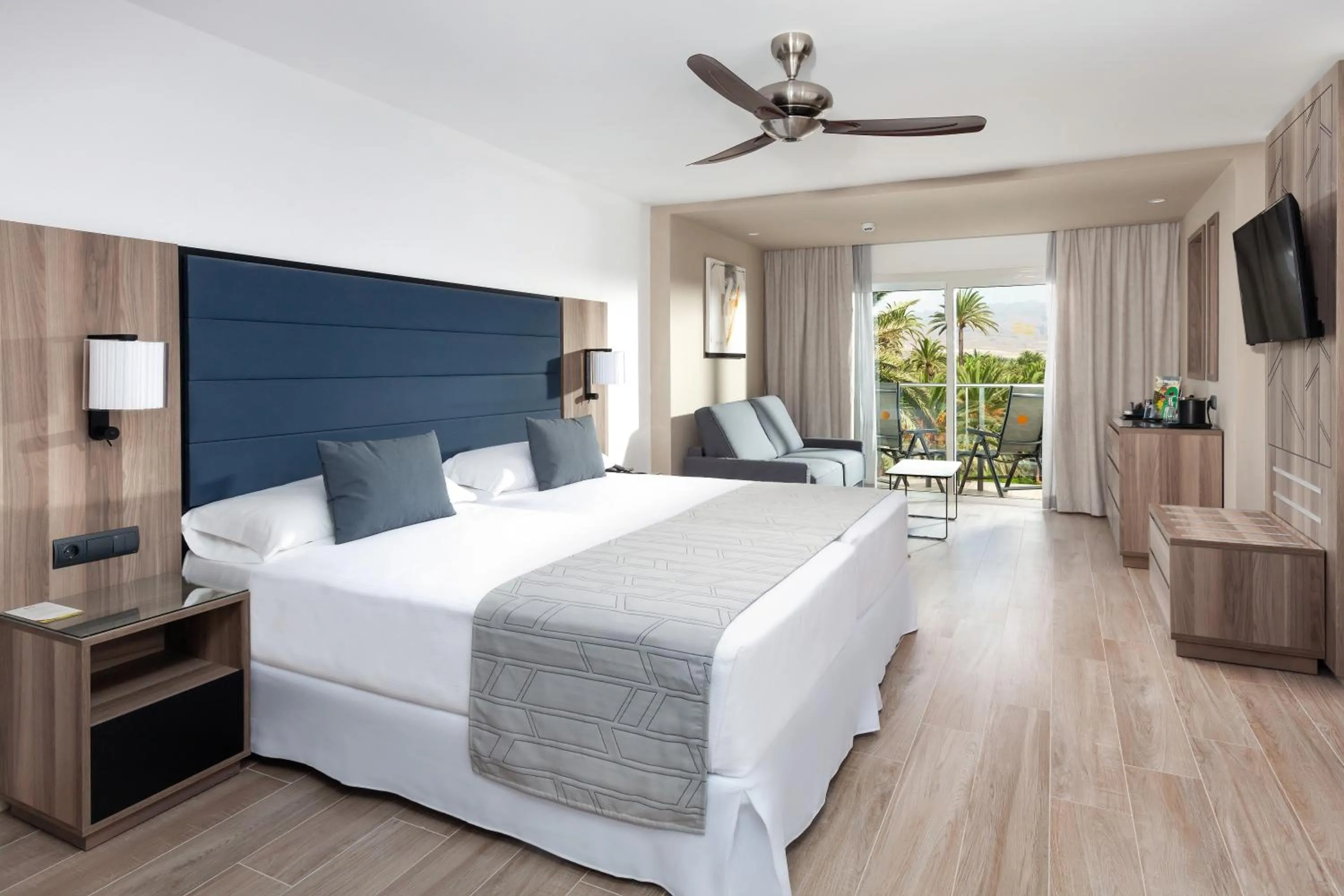 Double Room with Balcony in Hotel Riu Palace Oasis