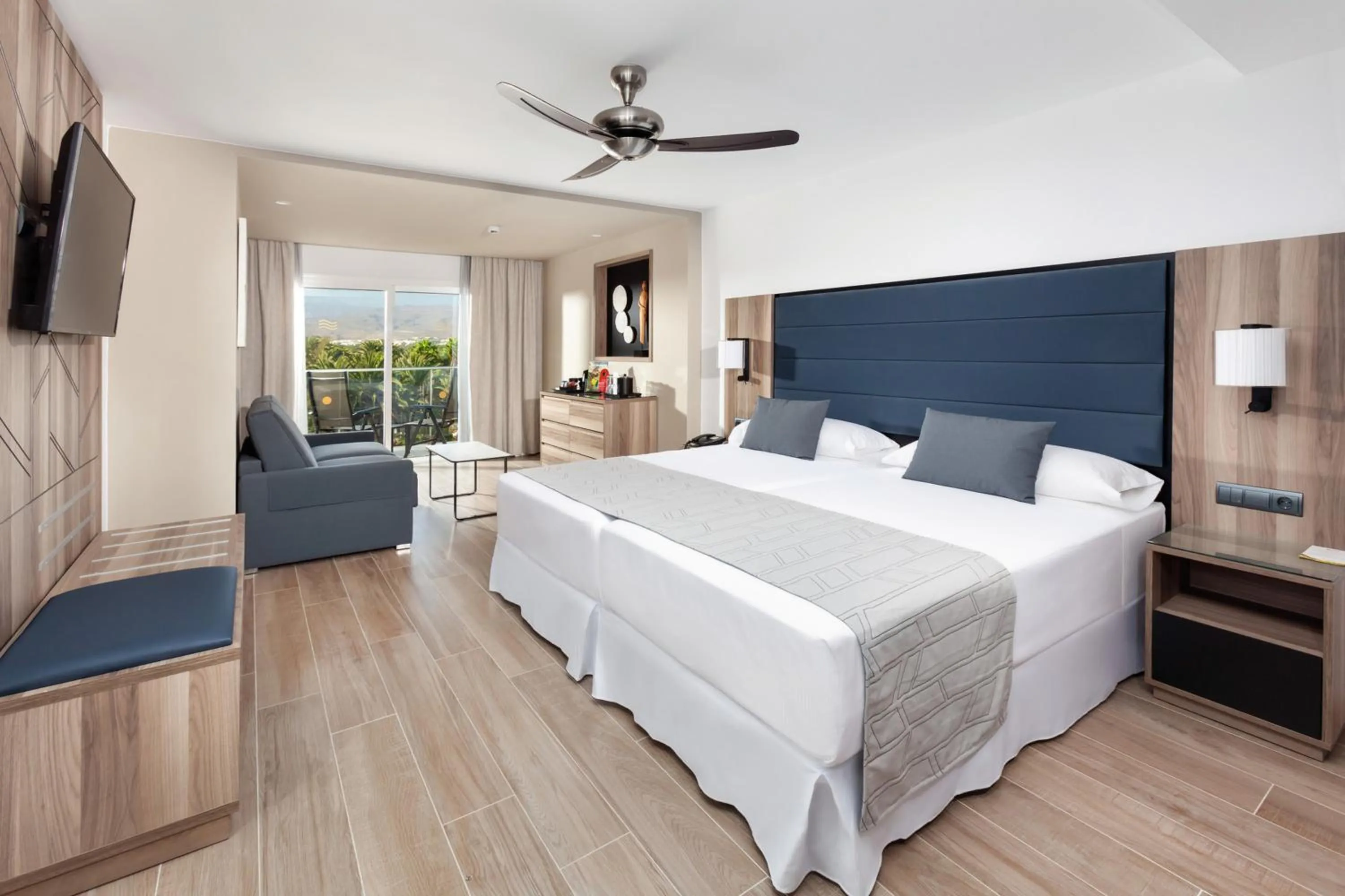 Family Room in Hotel Riu Palace Oasis