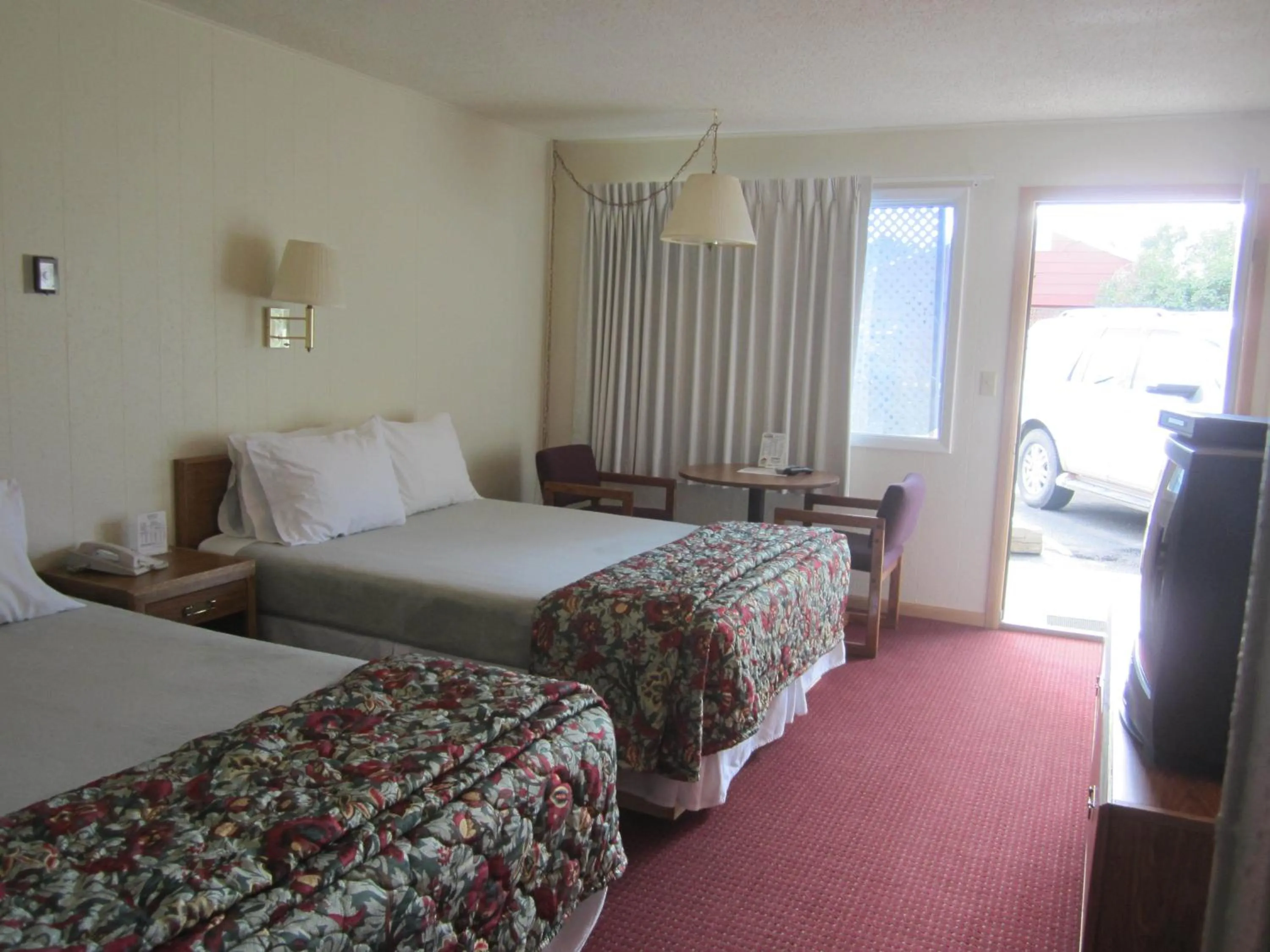 Queen Room with Two Queen Beds - Non-Smoking in Big Horn Motel