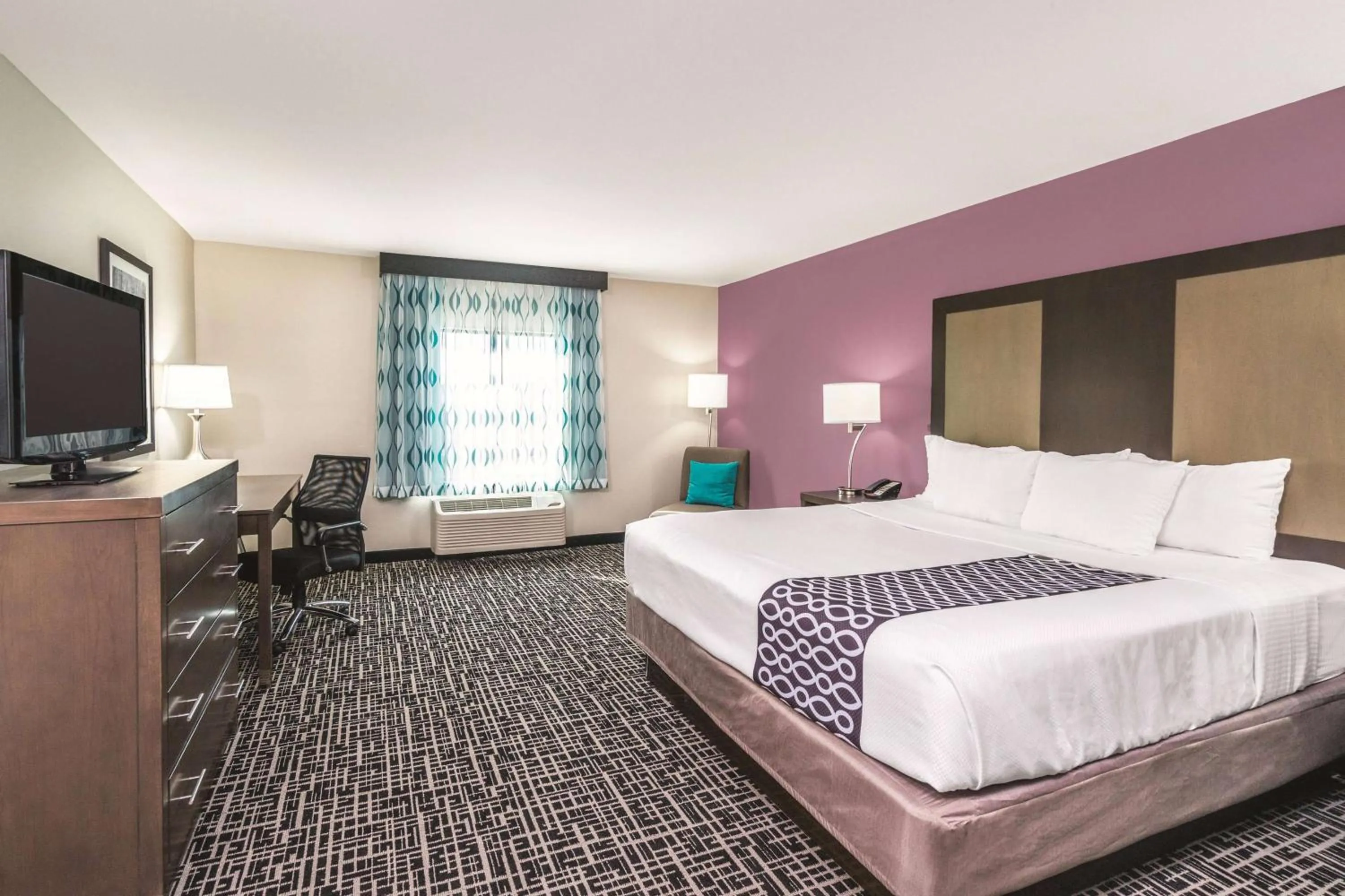 King Room - Mobility Accessible/Non-Smoking in La Quinta by Wyndham Loudon