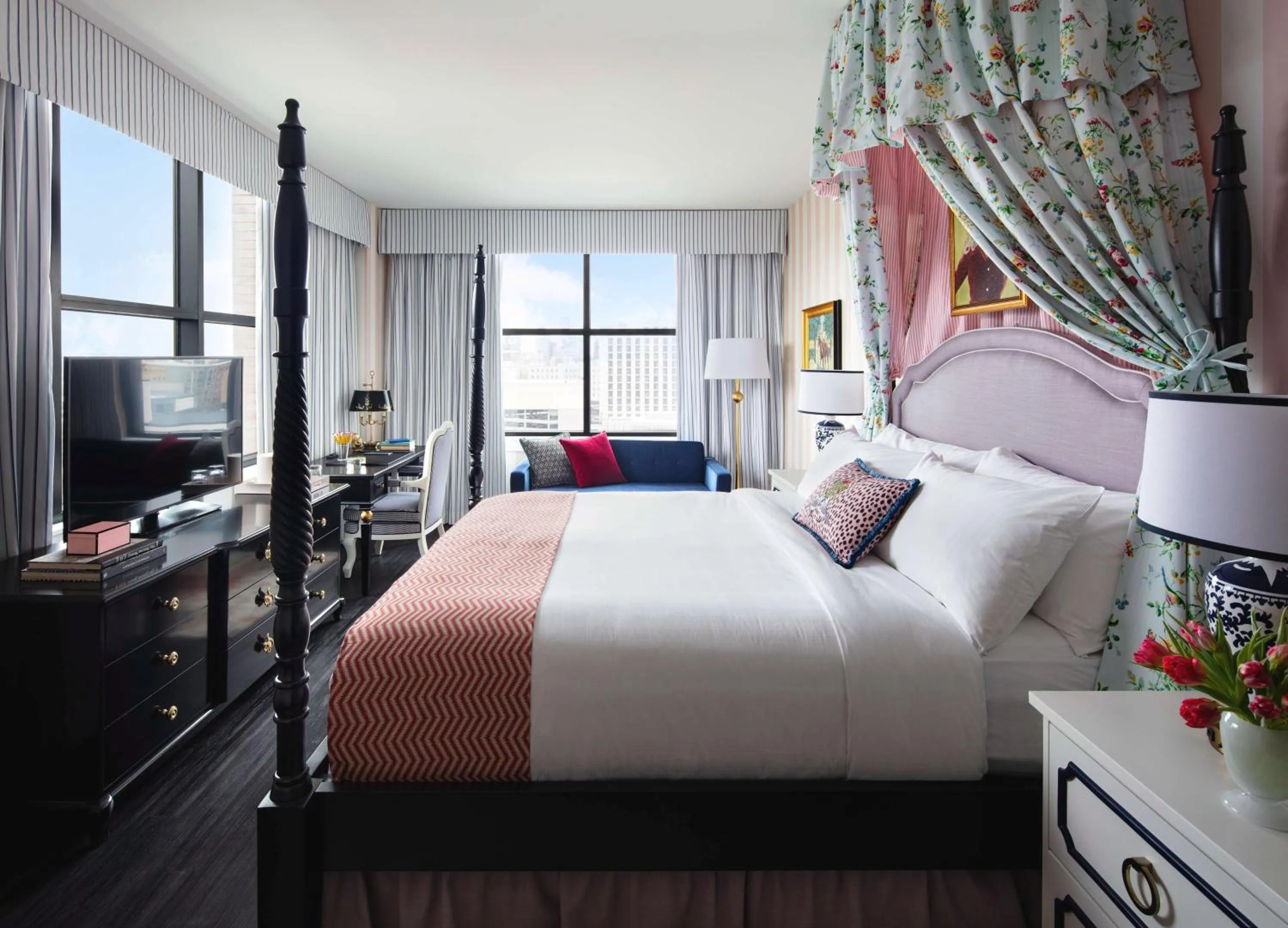 Graduate Corner King Room in Graduate by Hilton Nashville