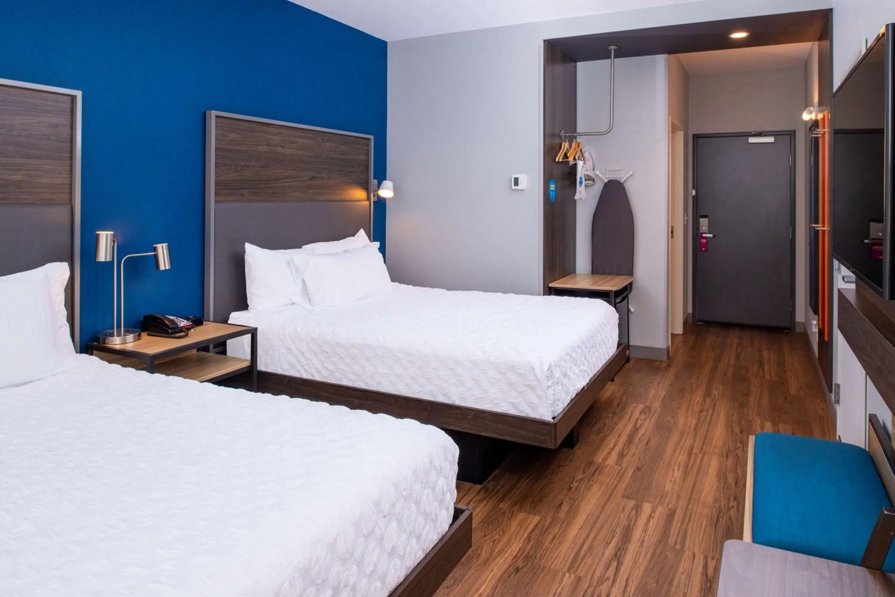 Queen Room with Two Queen Beds in Tru By Hilton Elkhart, In