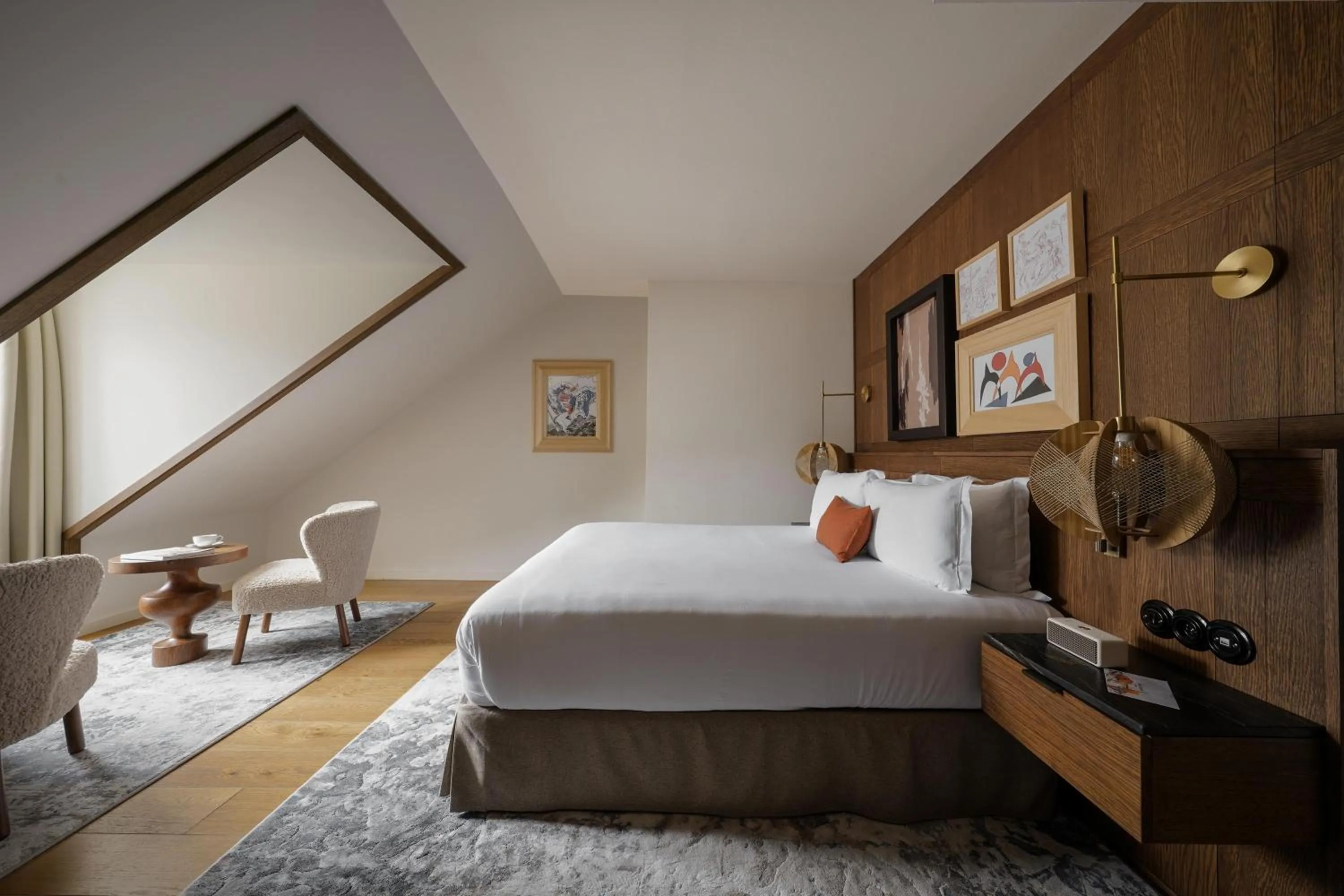 The Signature Extra Mansarde in Hotel Pulitzer Paris