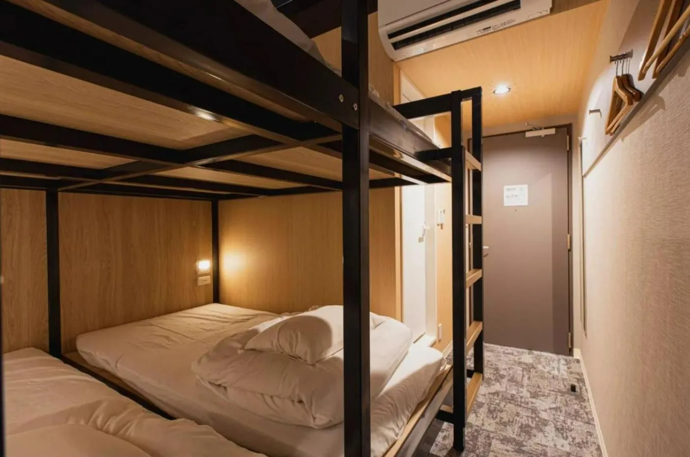 Quadruple Room with Bunk bed and Shower in Mash Cafe & Bed NAGANO