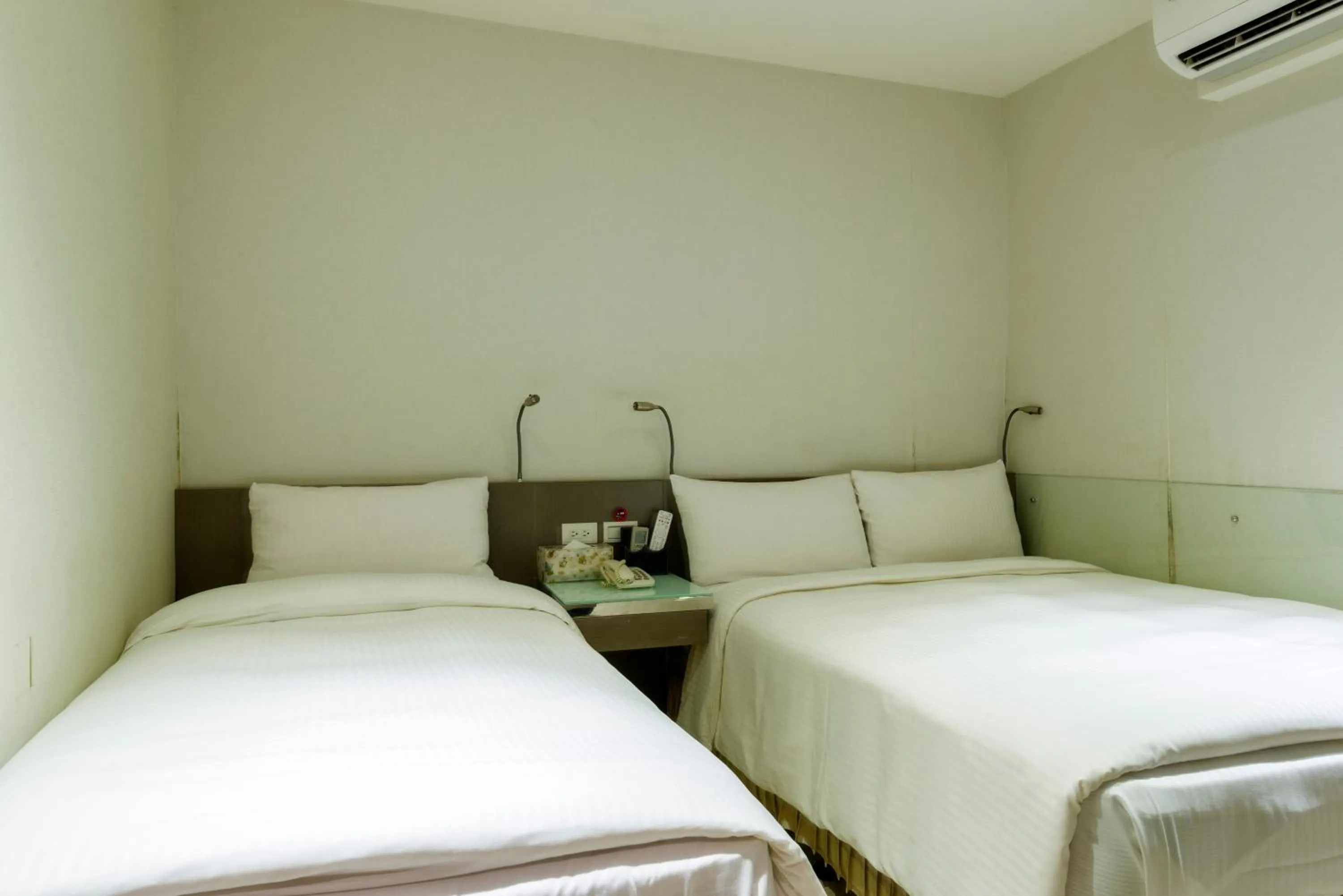 Triple Room in Shihlin 13House