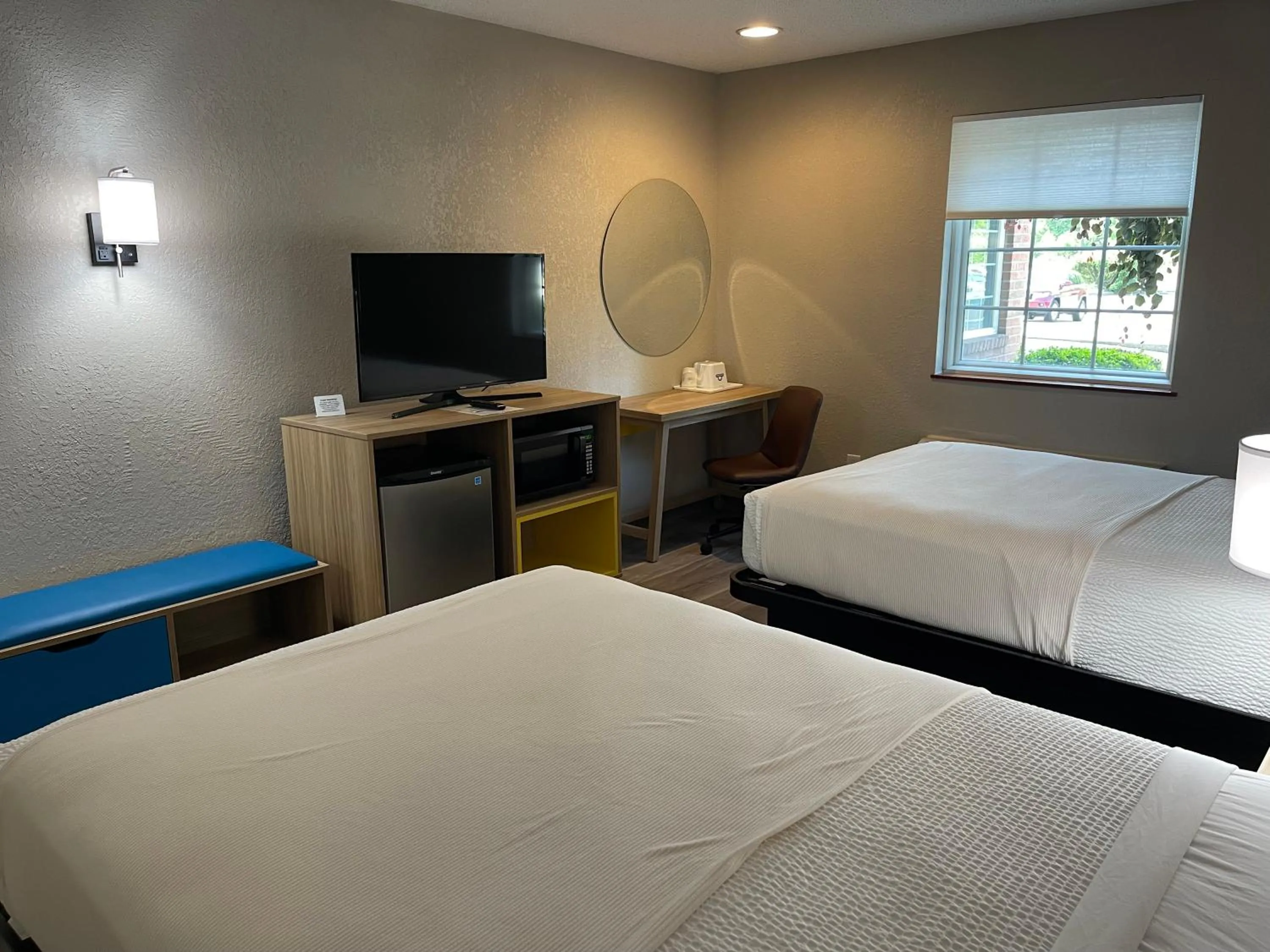 Double Room with Two Double Beds - Smoking in Days Inn by Wyndham Lisbon