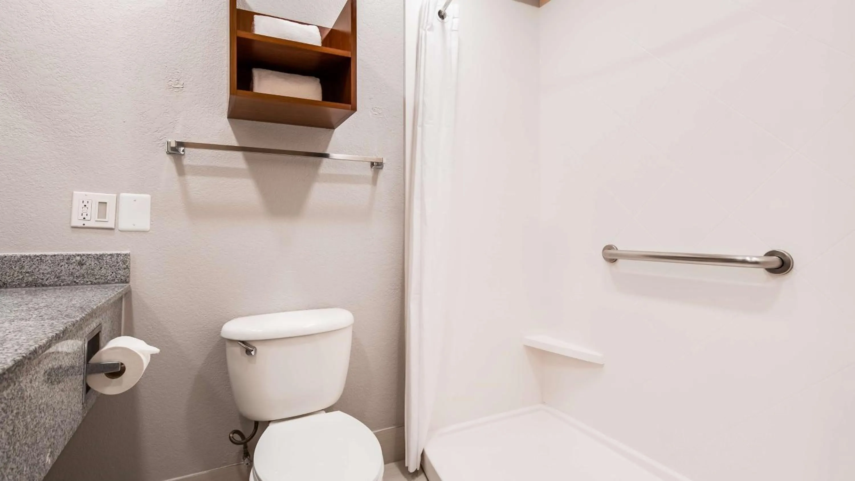 Executive King Suite - Smoking in Best Western Plus Oklahoma City Yukon