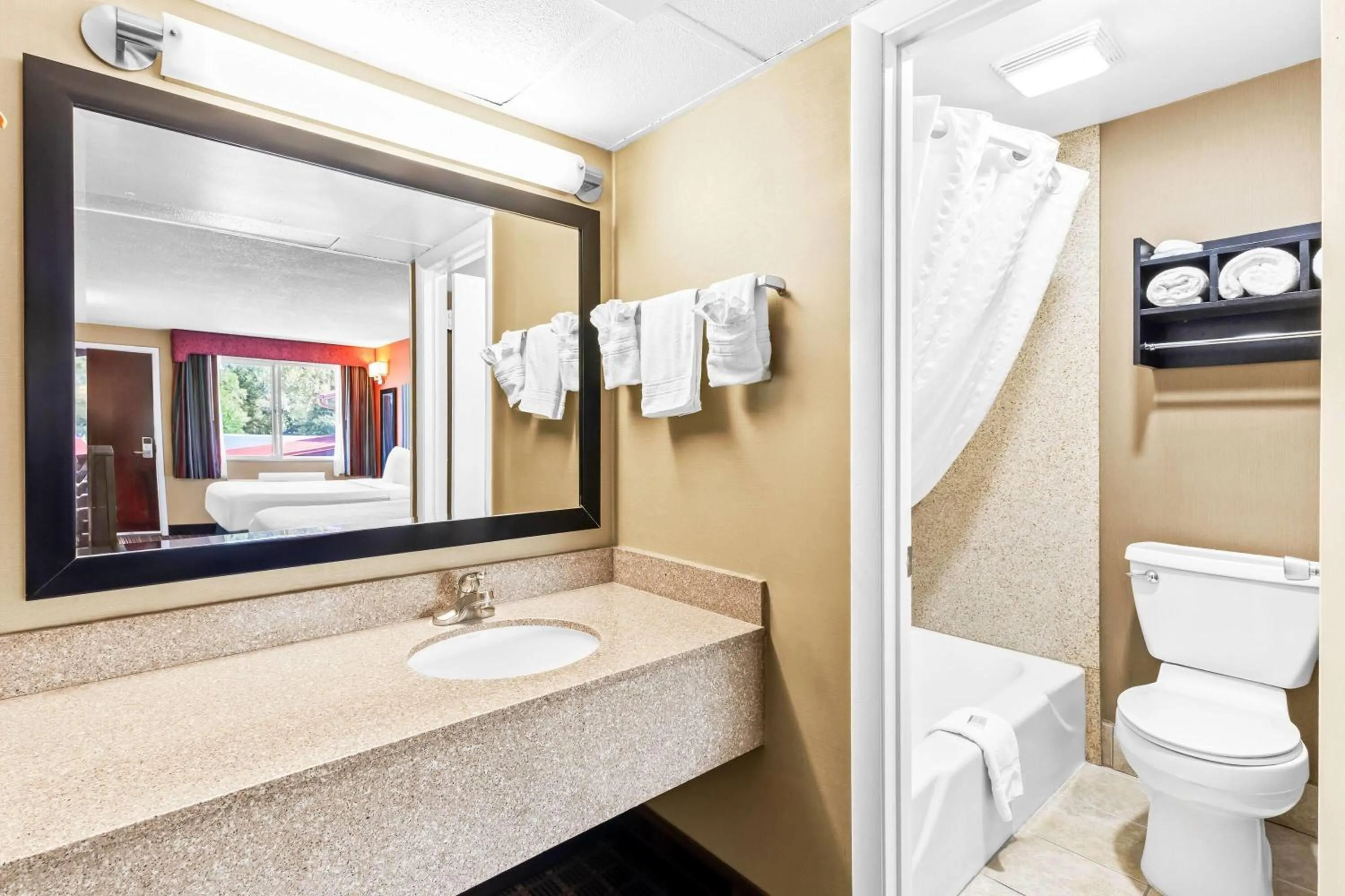 Queen Room with Two Queen Beds - Non-Smoking in Days Inn by Wyndham Elko