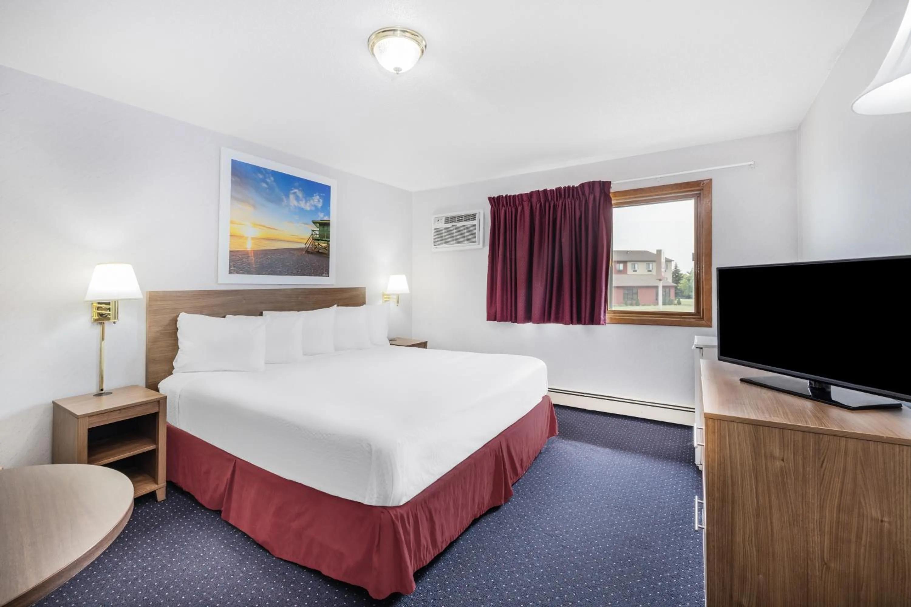 King Room - Mobility Access/Non-Smoking in Days Inn by Wyndham Monticello