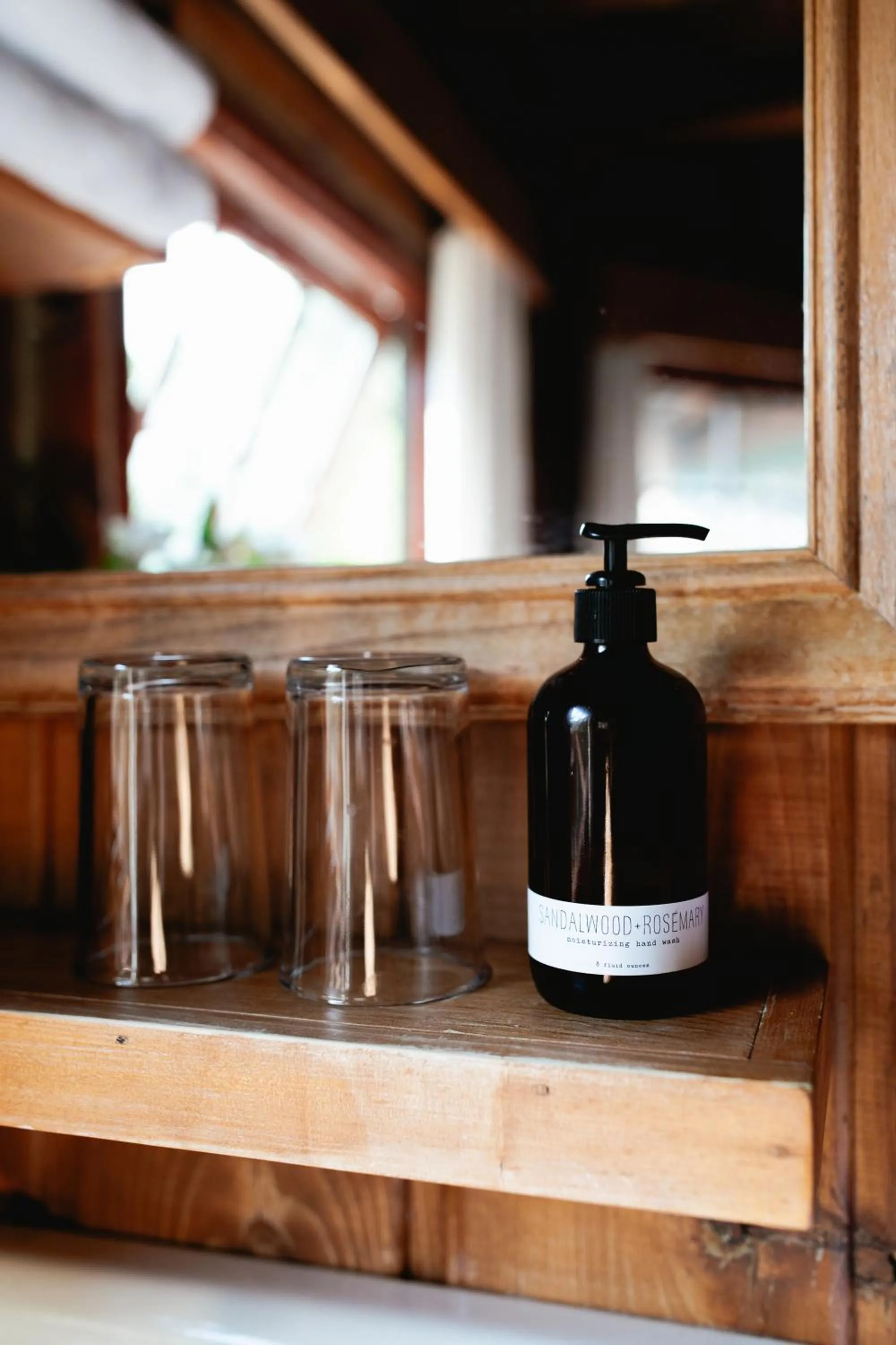 Queen Room with Shared Bathroom in Captain Whidbey