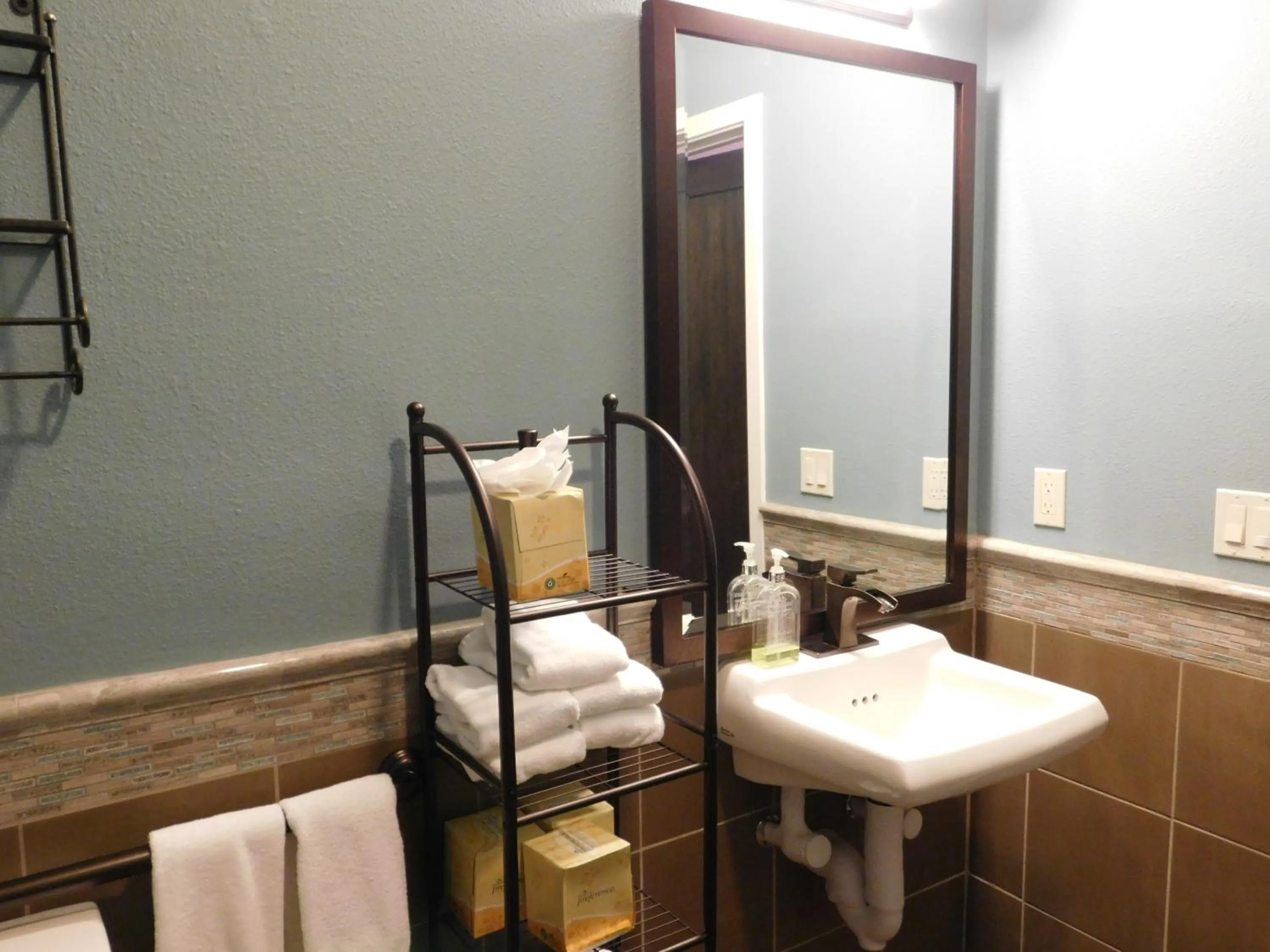 Wave Street Inn