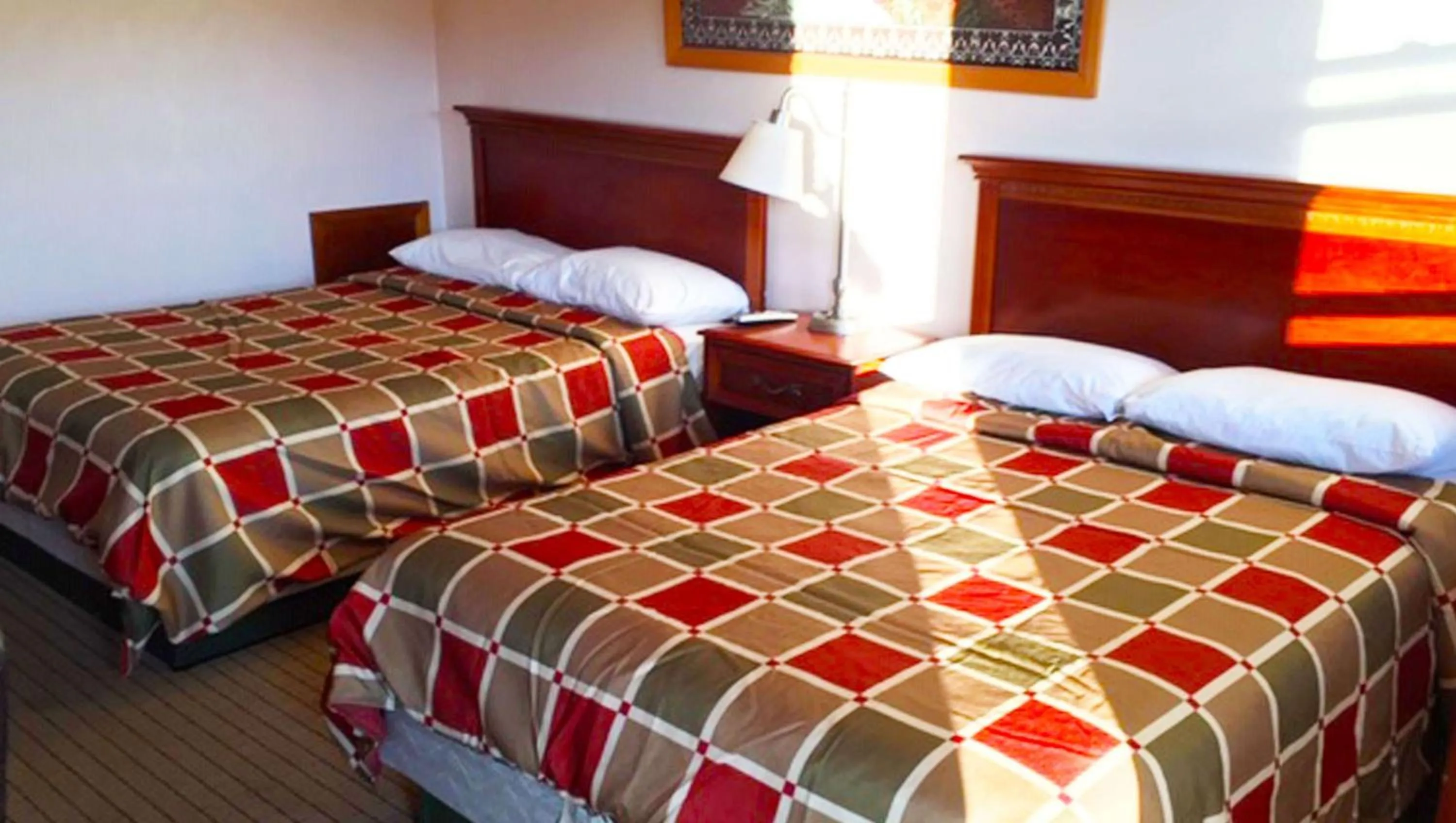 Double Room with Two Double Beds - Smoking in Best Travel Inn Philipsburg