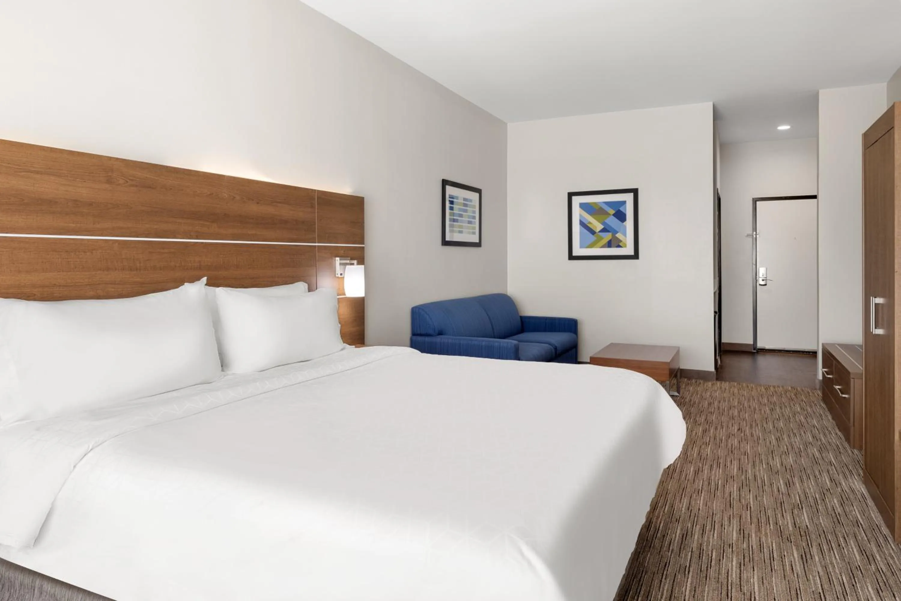 King Suite with Sofa Bed in Holiday Inn Express & Suites Graham by IHG