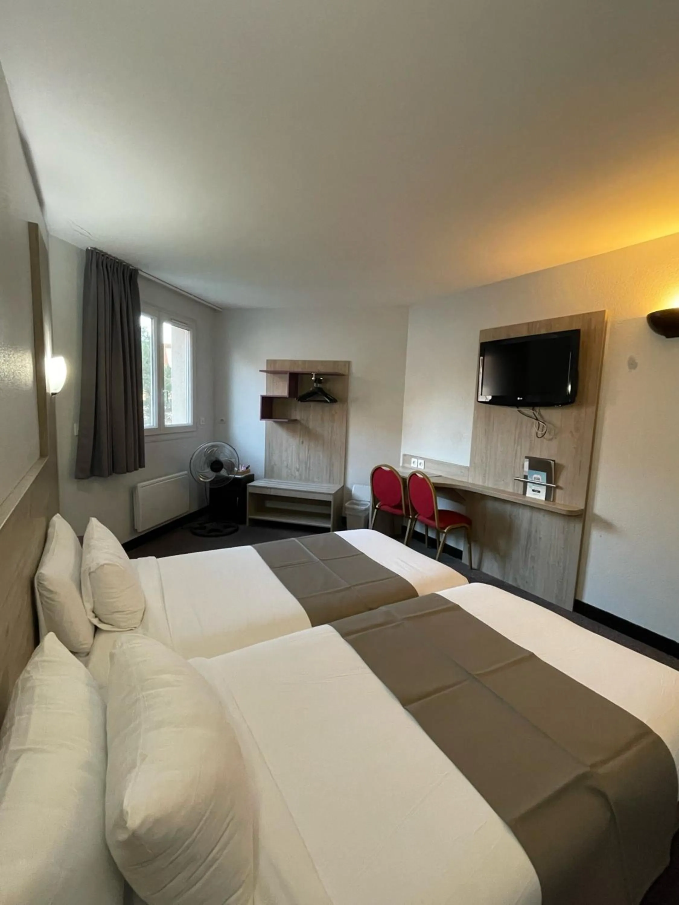 Twin Room in Kyriad Saint Fargeau Ponthierry - Apollonia