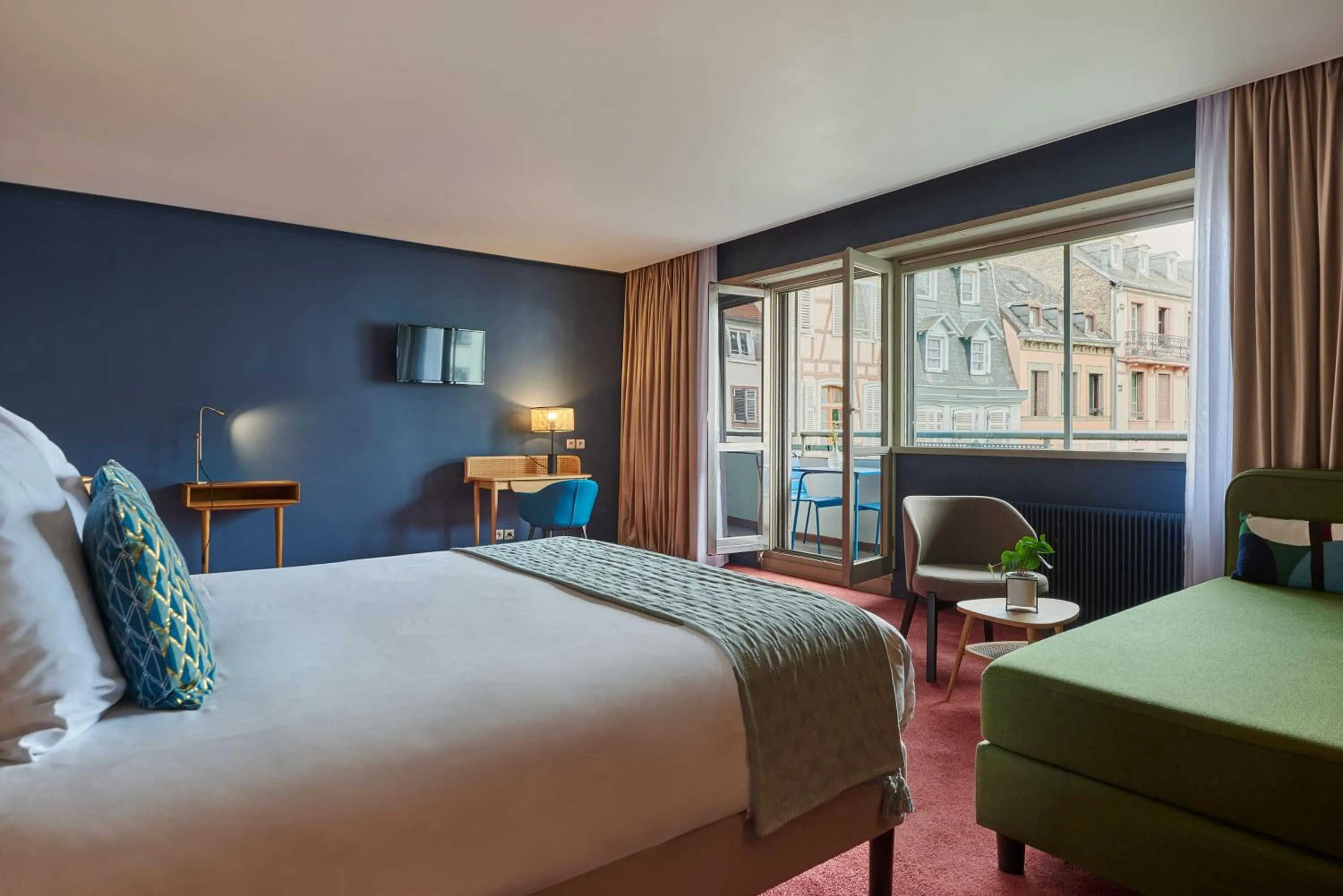 Junior Suite with Balcony in Hotel Kaijoo by HappyCulture