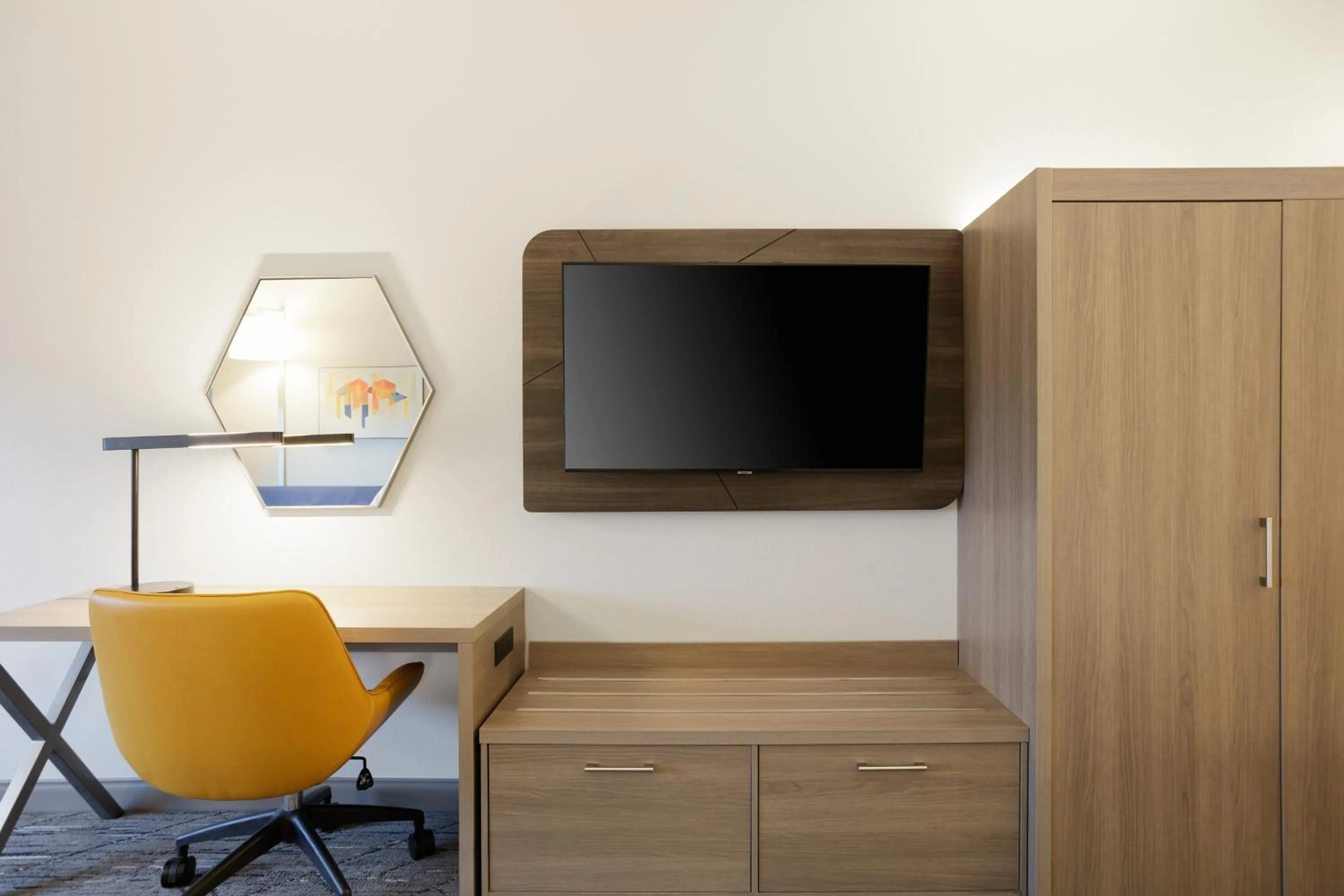 Deluxe Twin Room - Hearing Accessible in Holiday Inn Express & Suites Ripley, an IHG Hotel