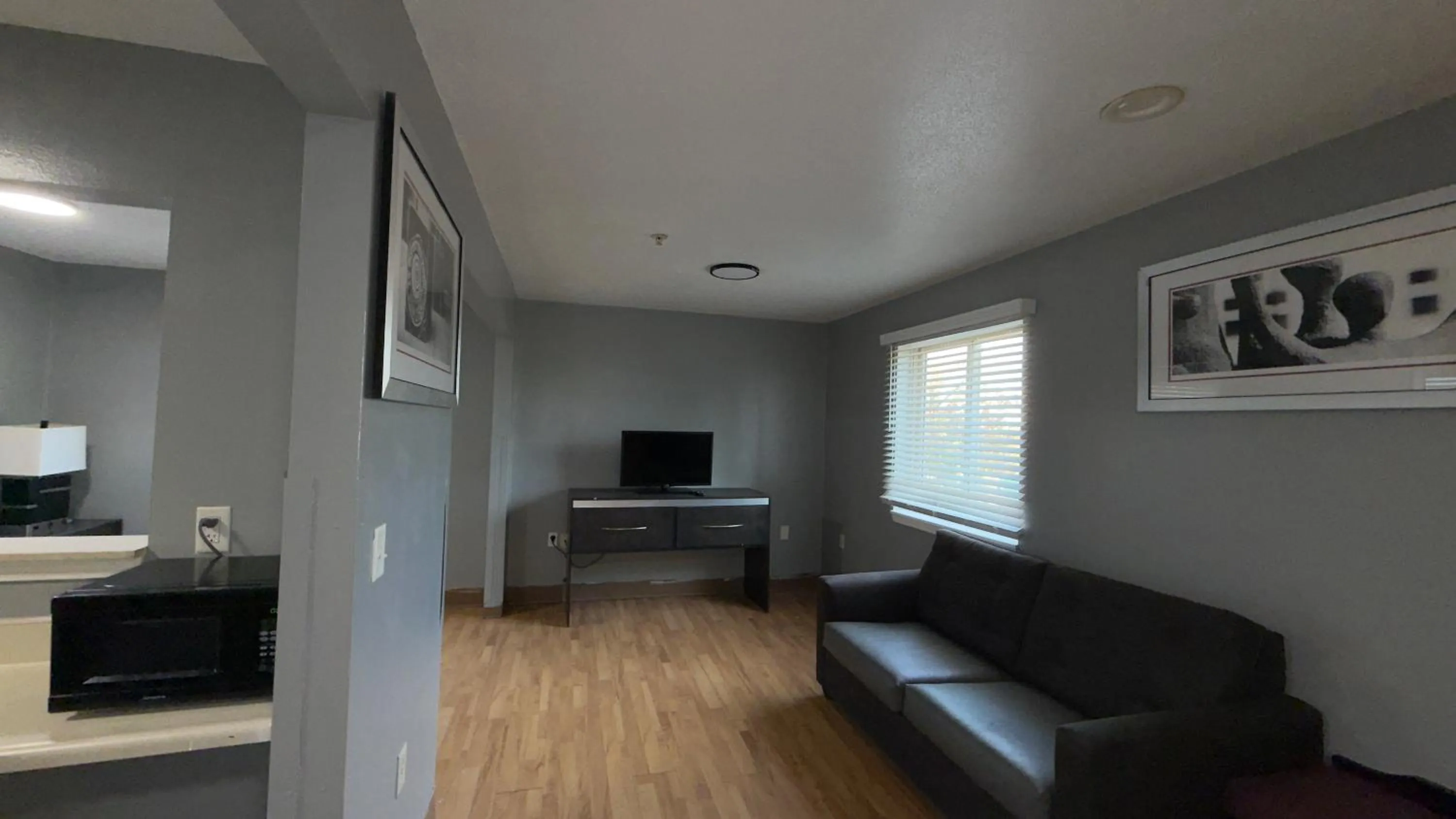 Queen Room with Kitchen - Non-Smoking in Welcome Suites Hazelwood Extended Stay Hotel