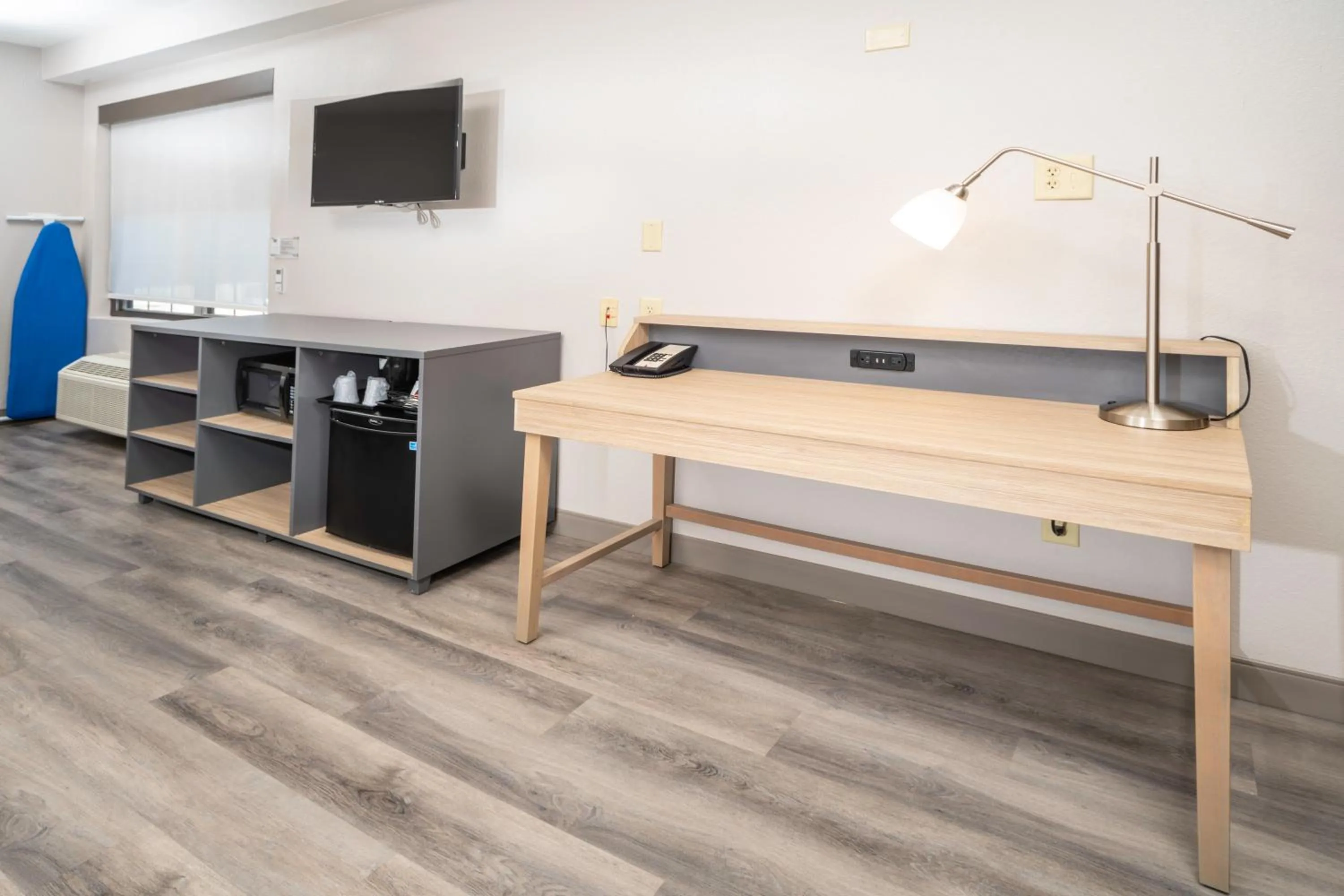 King Studio Suite - Disability Access/Non-Smoking in Country Inn & Suites by Radisson, Stone Mountain, GA