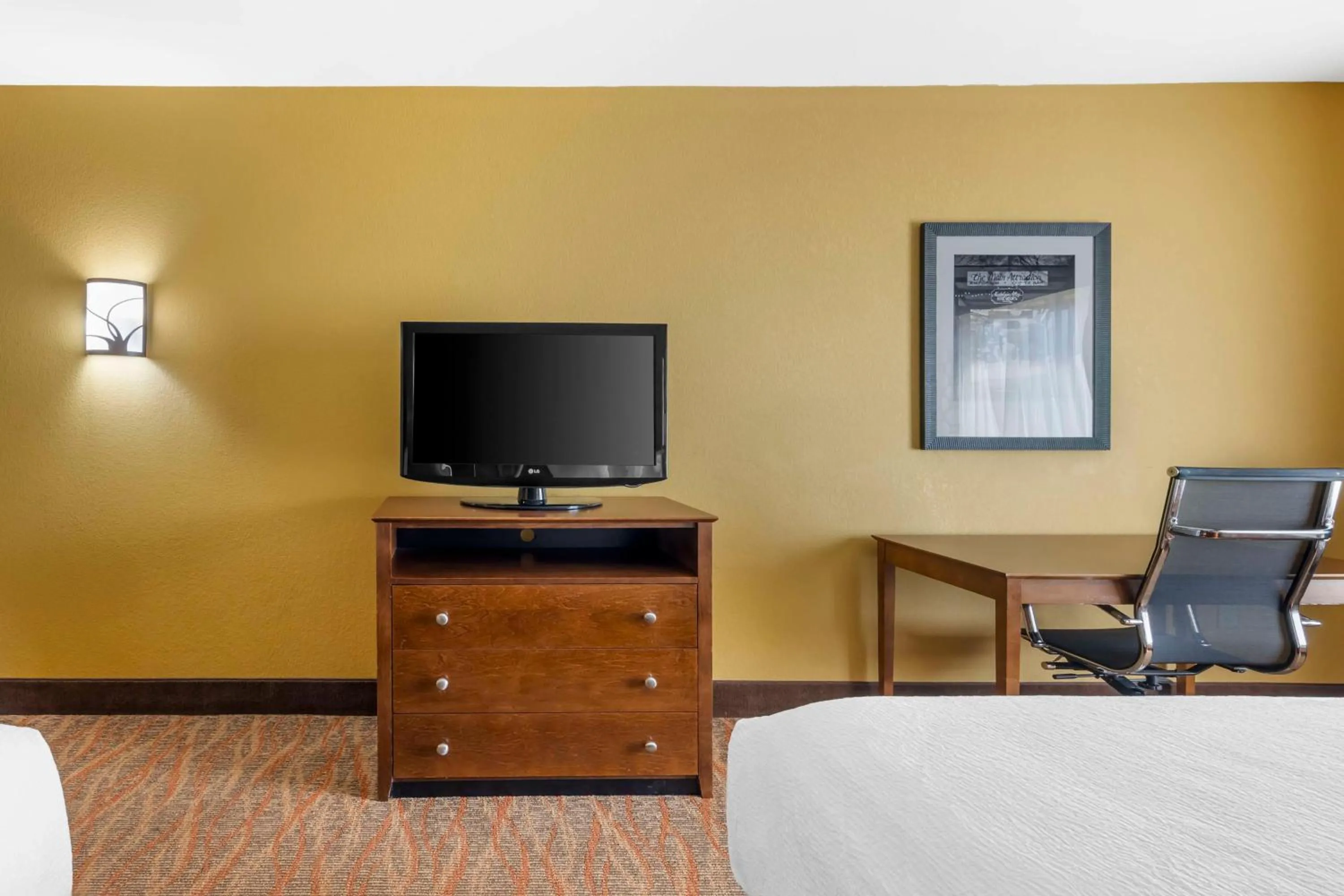 Queen Room with Two Queen Beds - Non-Smoking in Best Western Plus Tupelo Inn & Suites