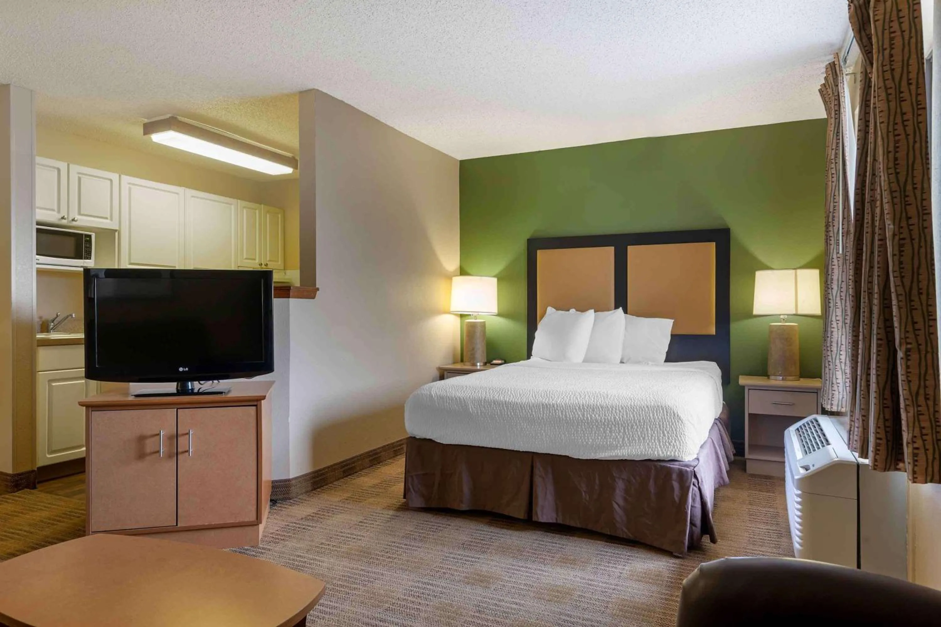 Deluxe Studio with 1 Queen Bed - Non-Smoking in Extended Stay America Suites - Fort Worth - Southwest