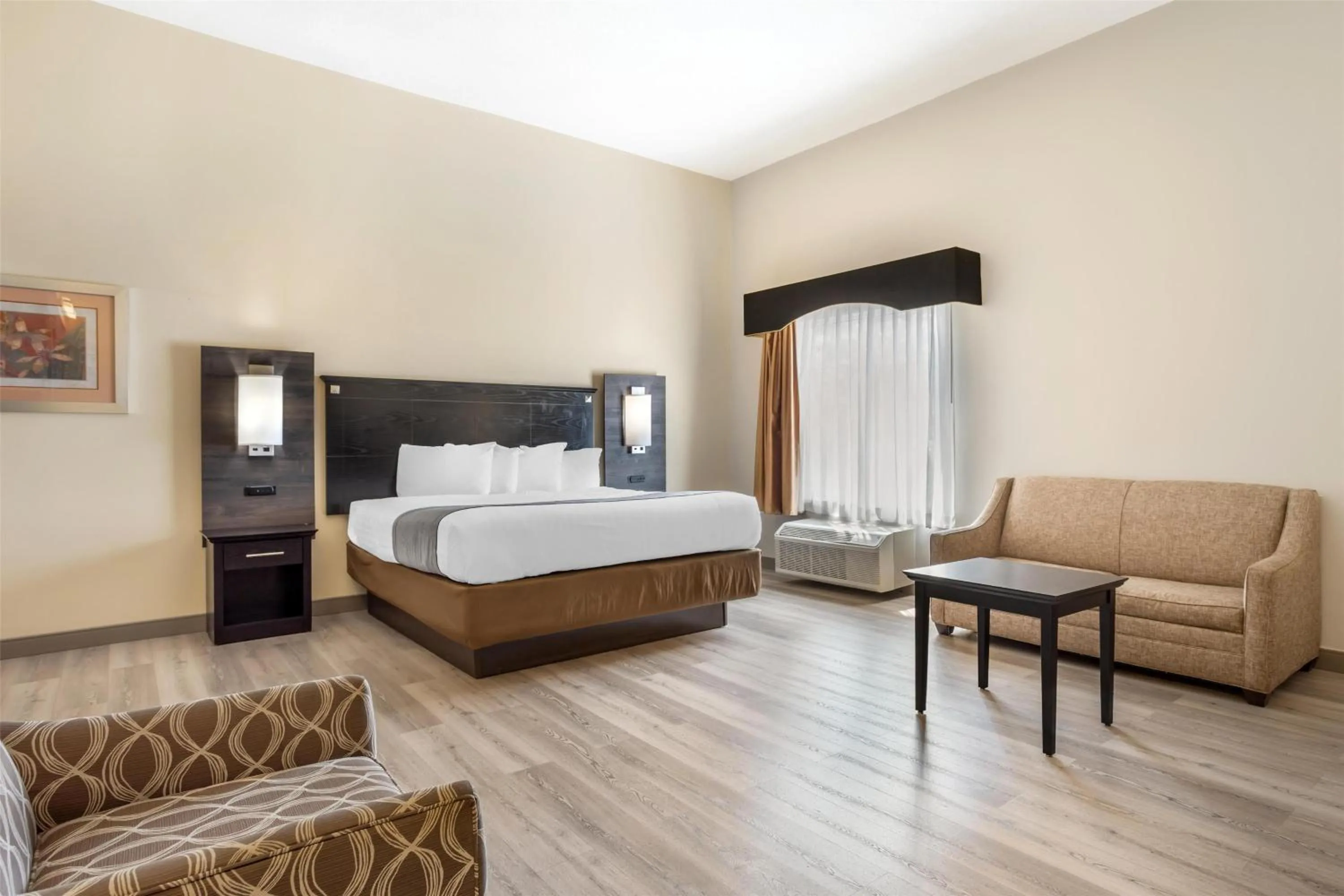 Deluxe King Room with Sofa Bed in Best Western Bar Harbour Inn