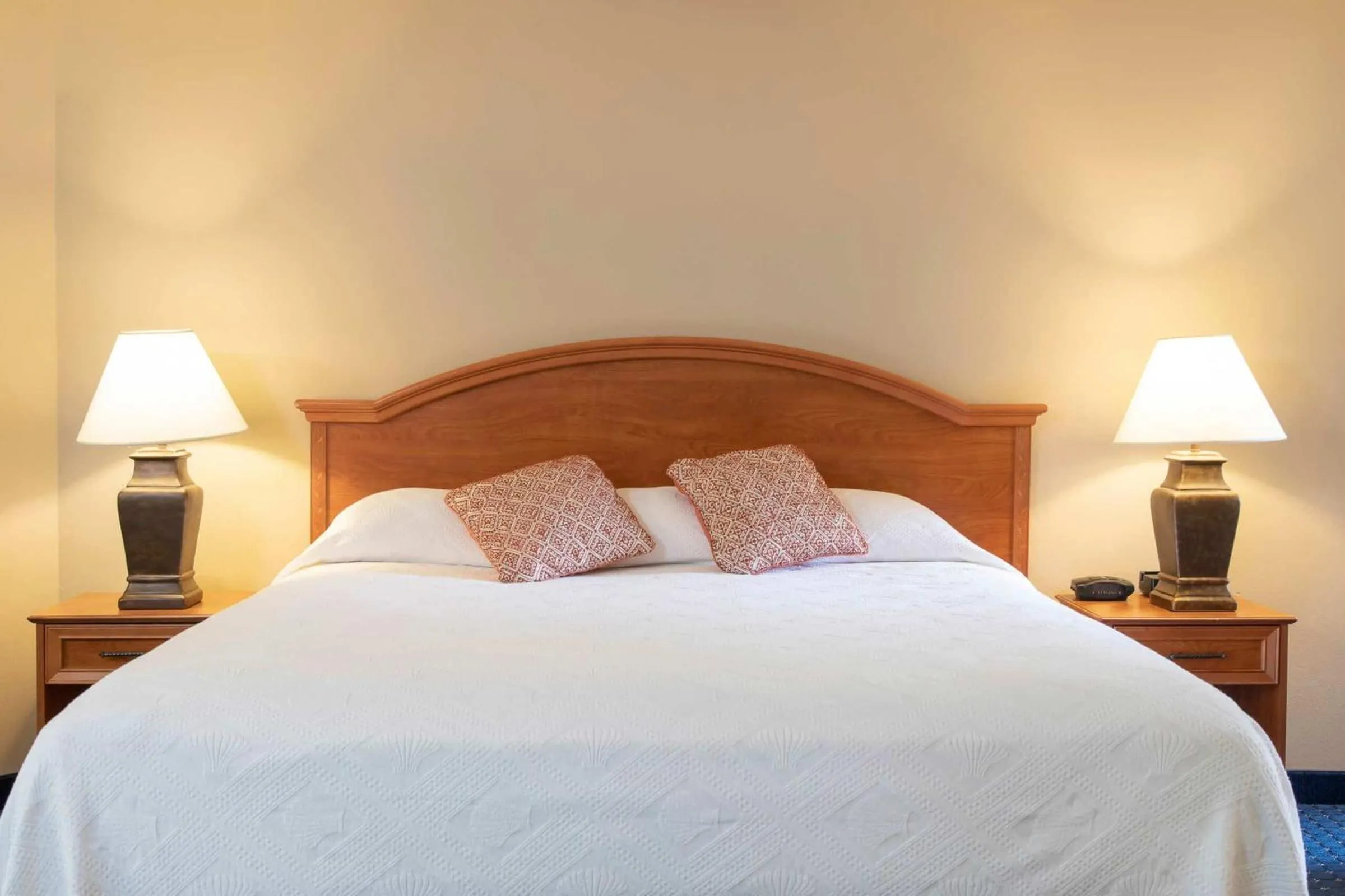 King Room with Spa Bath in Hotel Glenwood Springs