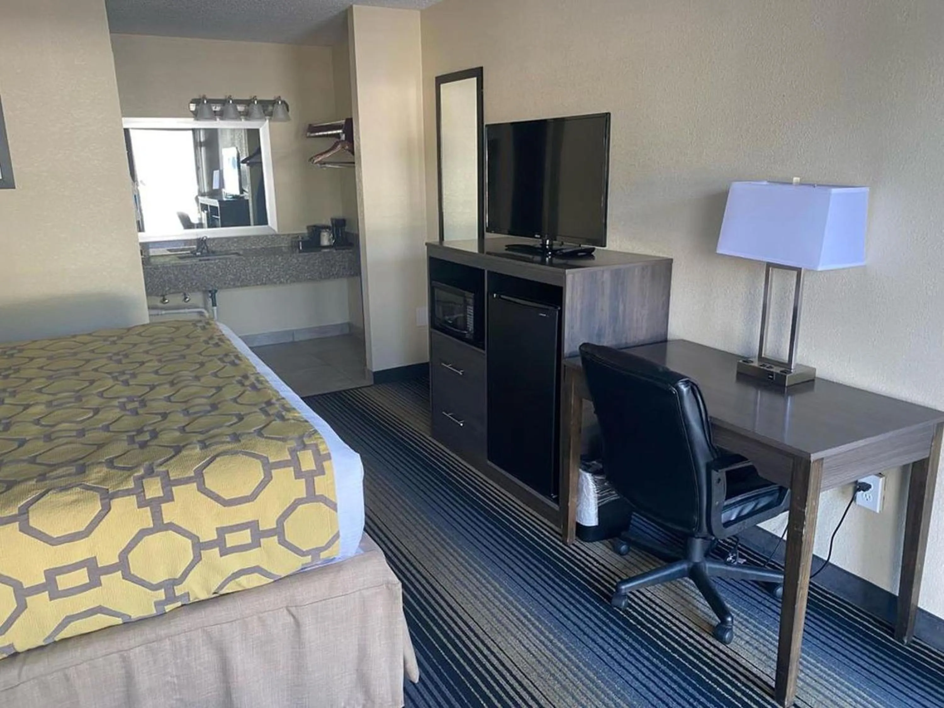 Double Room with Two Double Beds - Mobility Access/Non-Smoking in Baymont by Wyndham Cheraw