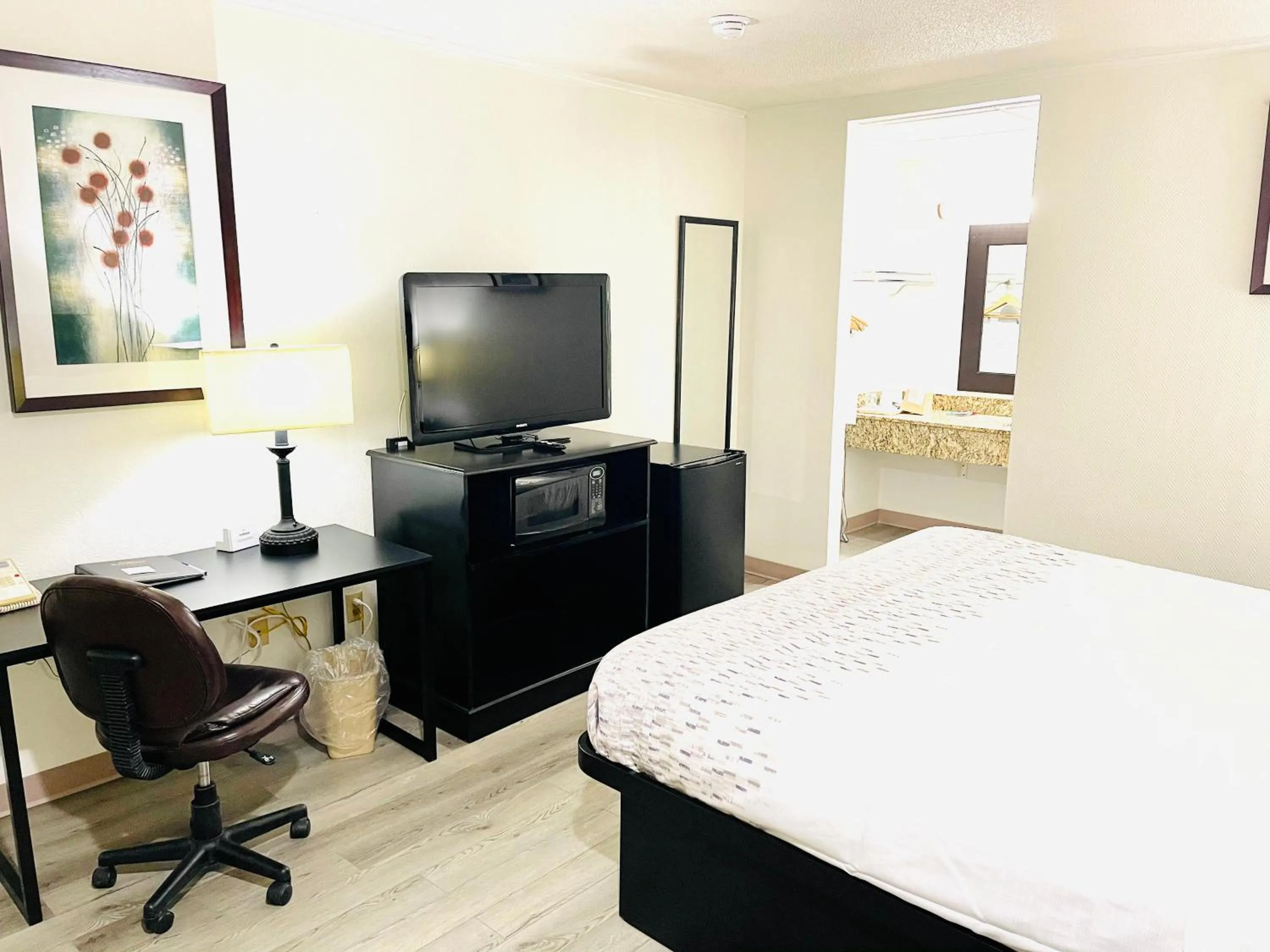 King Room - Mobility Access/Non-Smoking in Baymont by Wyndham El Dorado