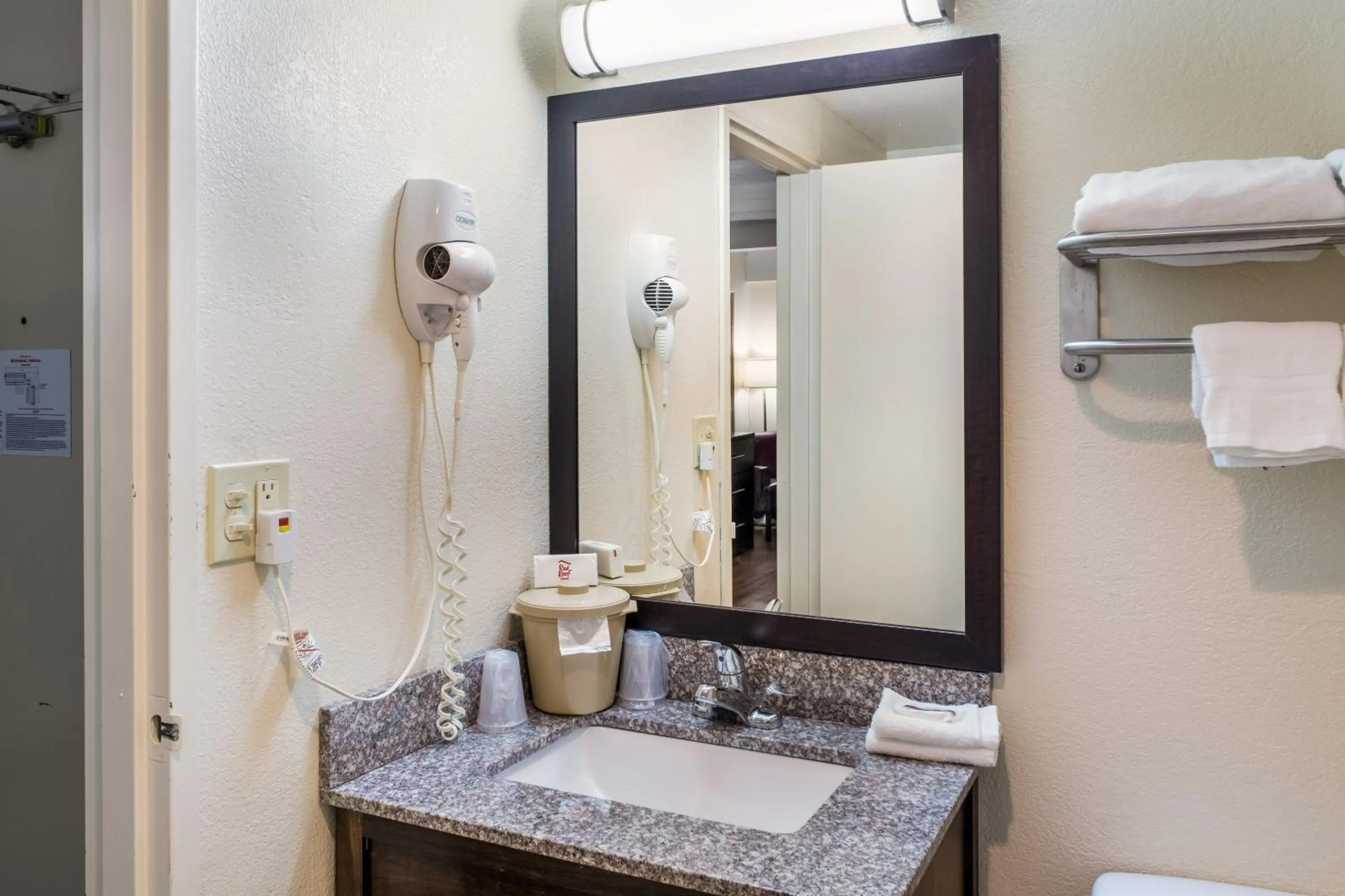 Standard King Room - Non-Smoking  in Red Roof Inn Richmond, IN