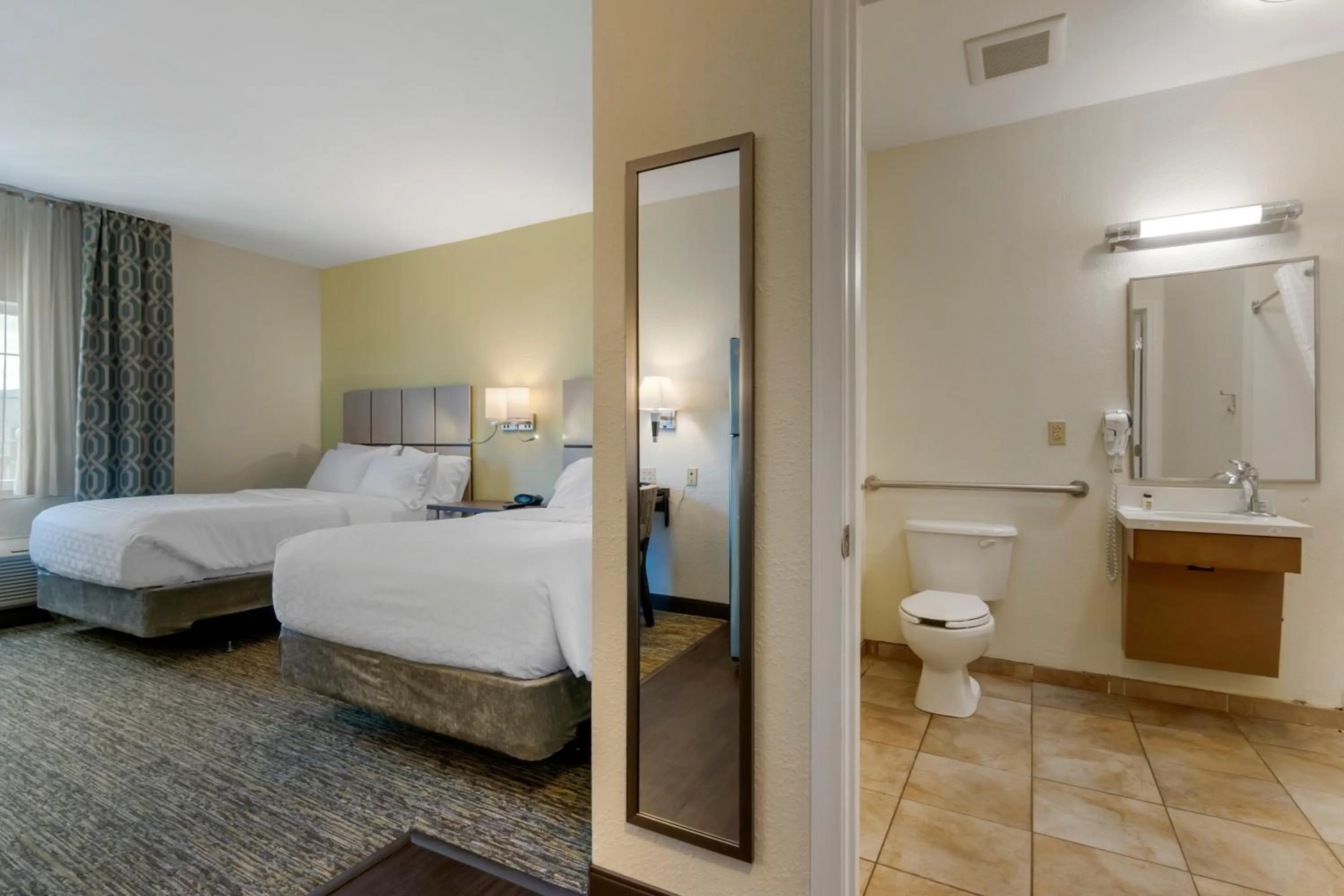 Studio Suite with Two Double Beds in Candlewood Suites Reading by IHG