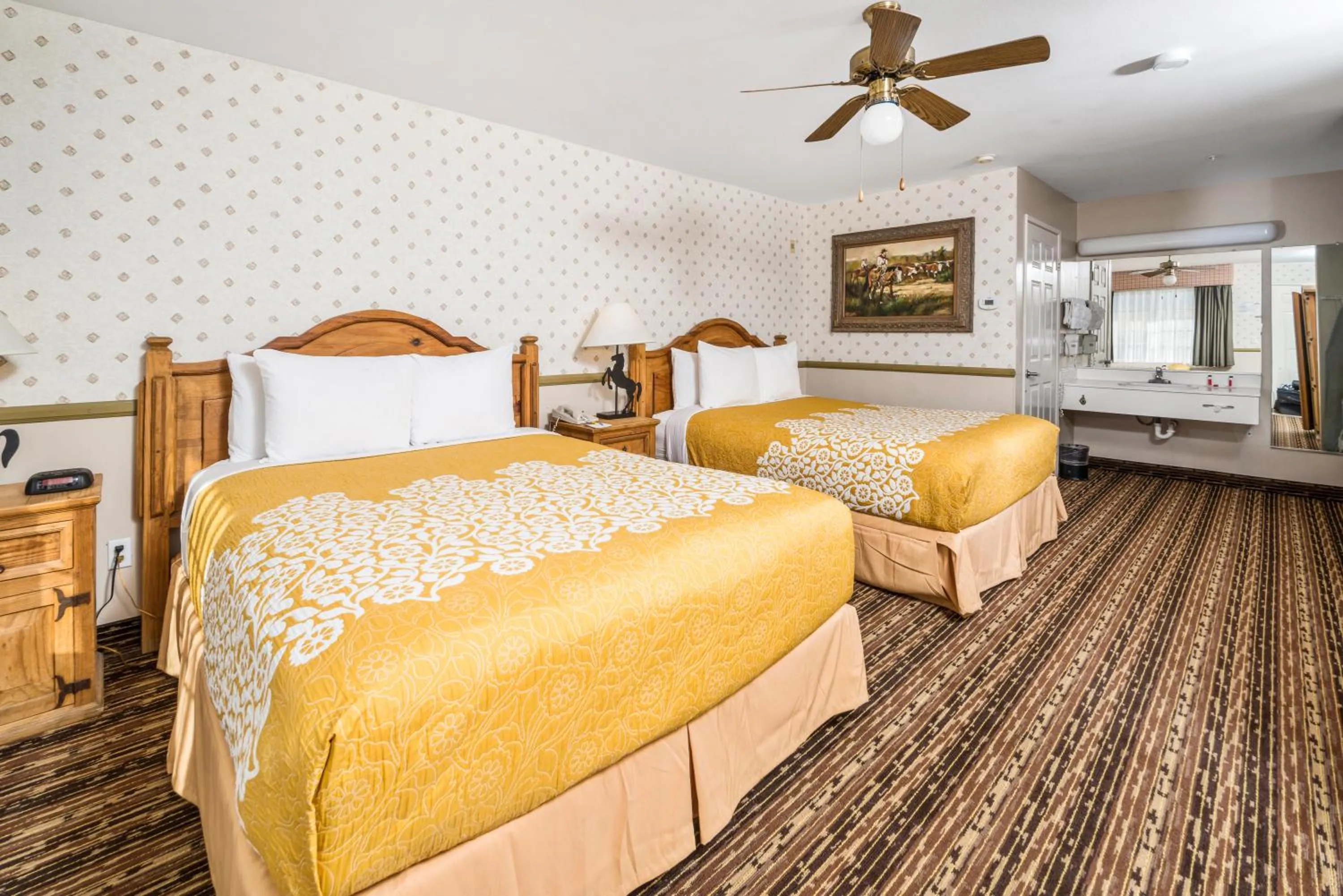 Queen Room with Two Queen Beds - Non-Smoking in Days Inn by Wyndham Lebec