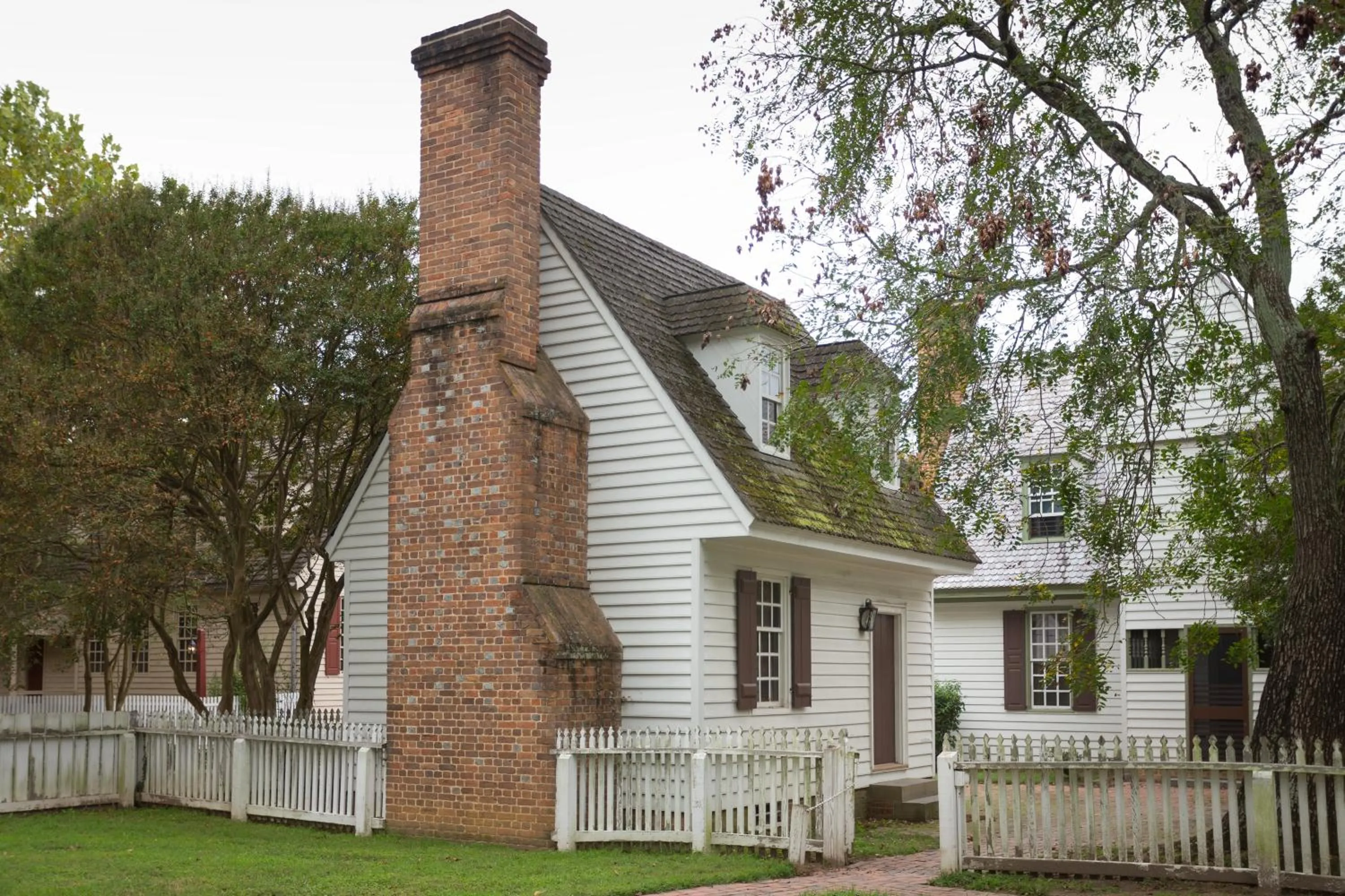 One Bedroom Standalone Colonial House with the garden view in Colonial Houses, an official Colonial Williamsburg Hotel