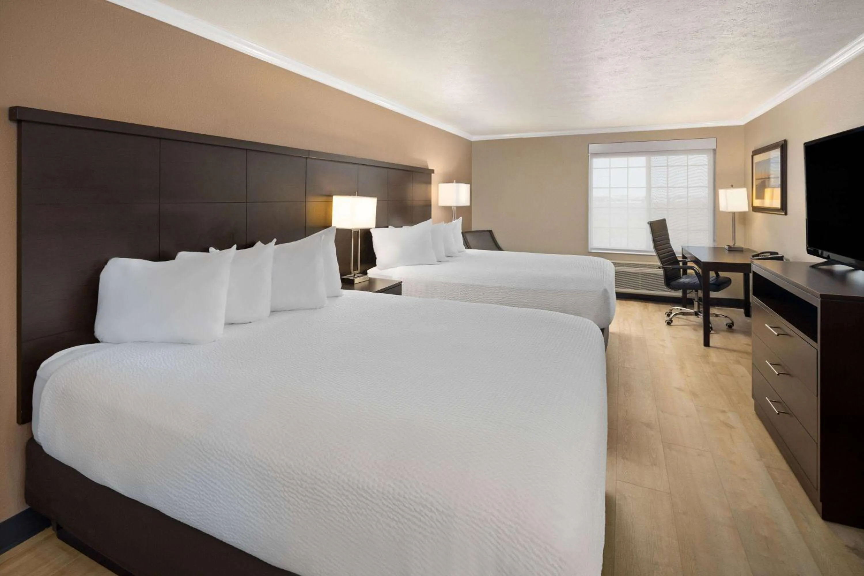 Queen Room with Two Queen Beds - Non-Smoking in Ramada by Wyndham Moses Lake