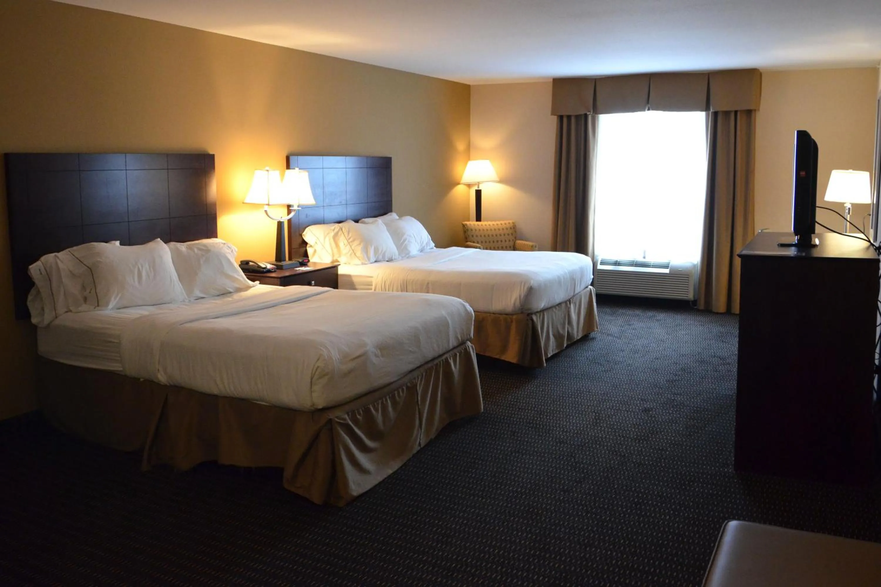 Standard Queen Room with Two Queen Beds in Holiday Inn Express & Suites Sidney by IHG