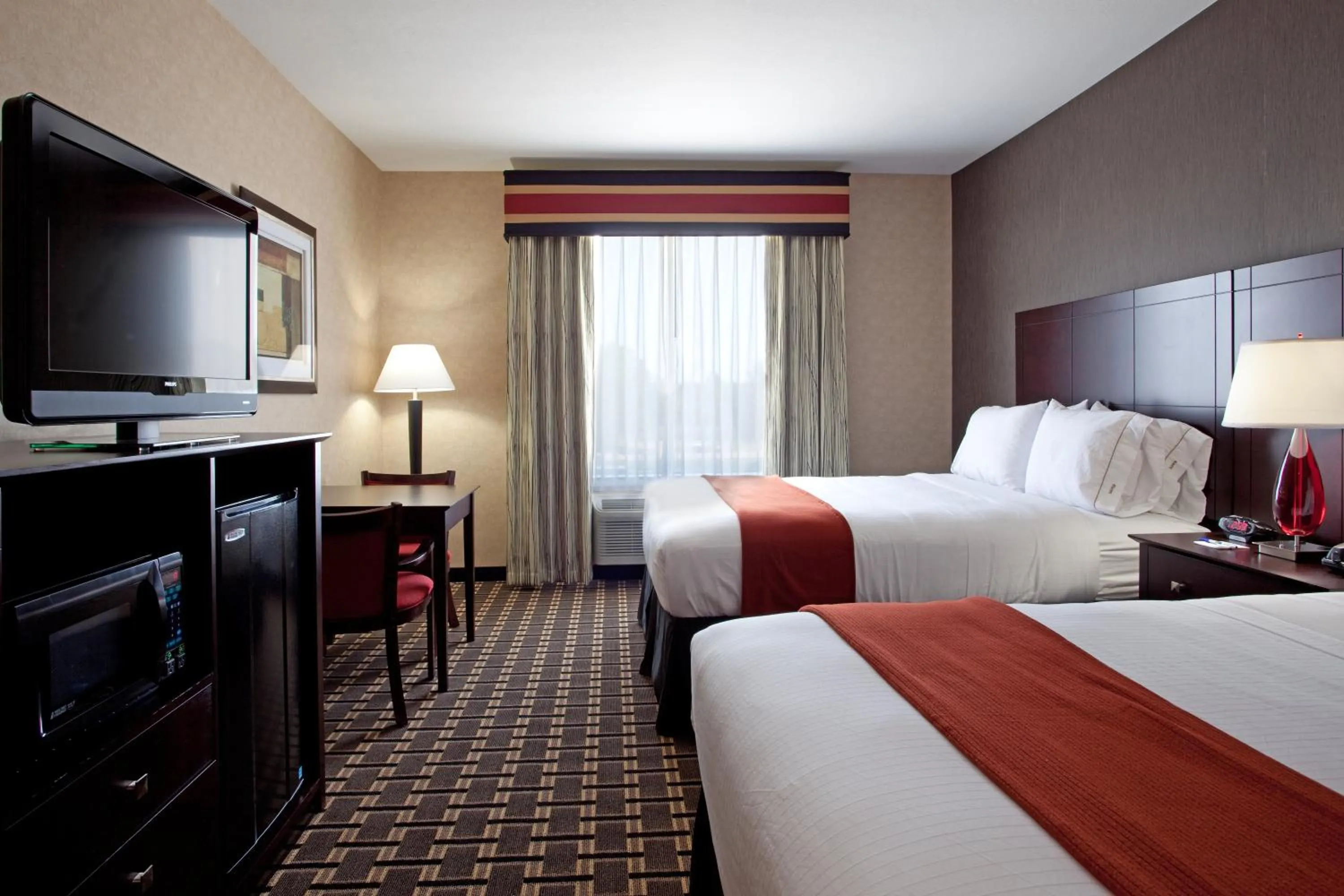 Standard Queen Room with Two Queen Beds - Communications Accessible in Holiday Inn Express Amite by IHG