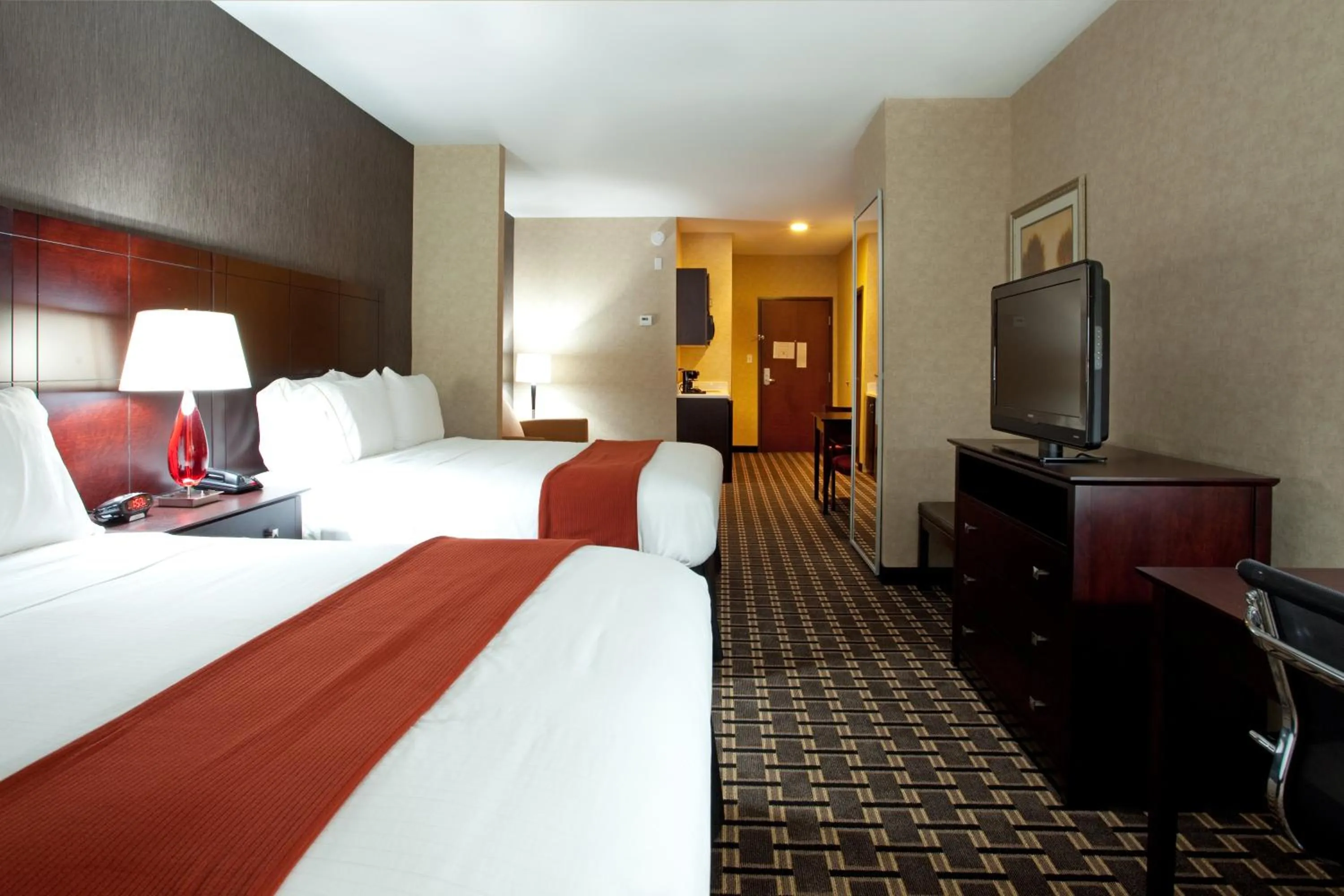 Queen Suite with Two Queen Beds and Sofa Bed - Communications Accessible in Holiday Inn Express Amite by IHG