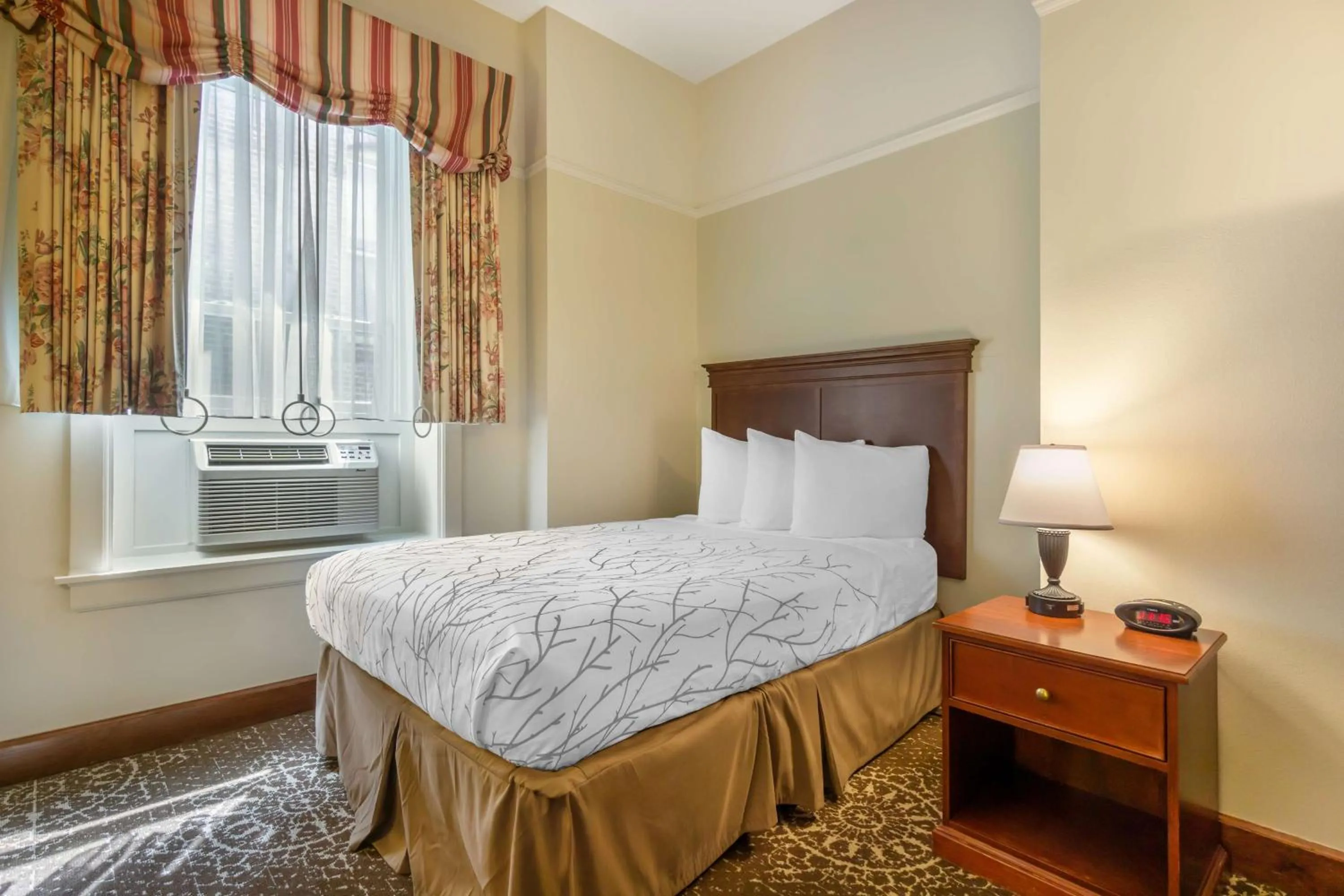 Double Room with Bath - Disability Access in Best Western Plus Pioneer Square Hotel Downtown