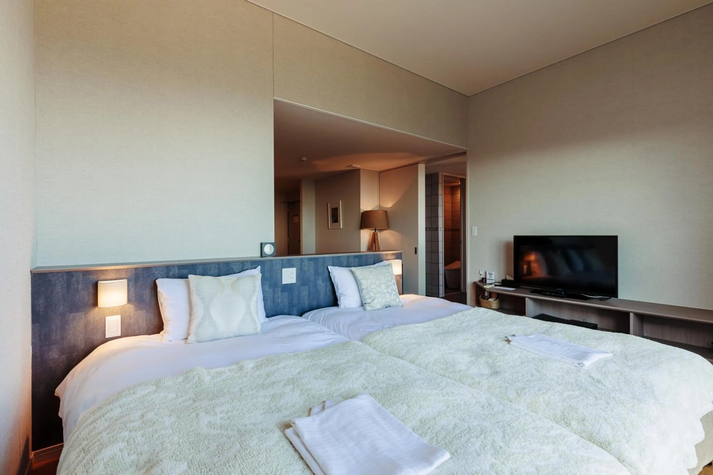 Deluxe Twin Room with Sea View in the salon 伊豆高原 Hotels & Resort