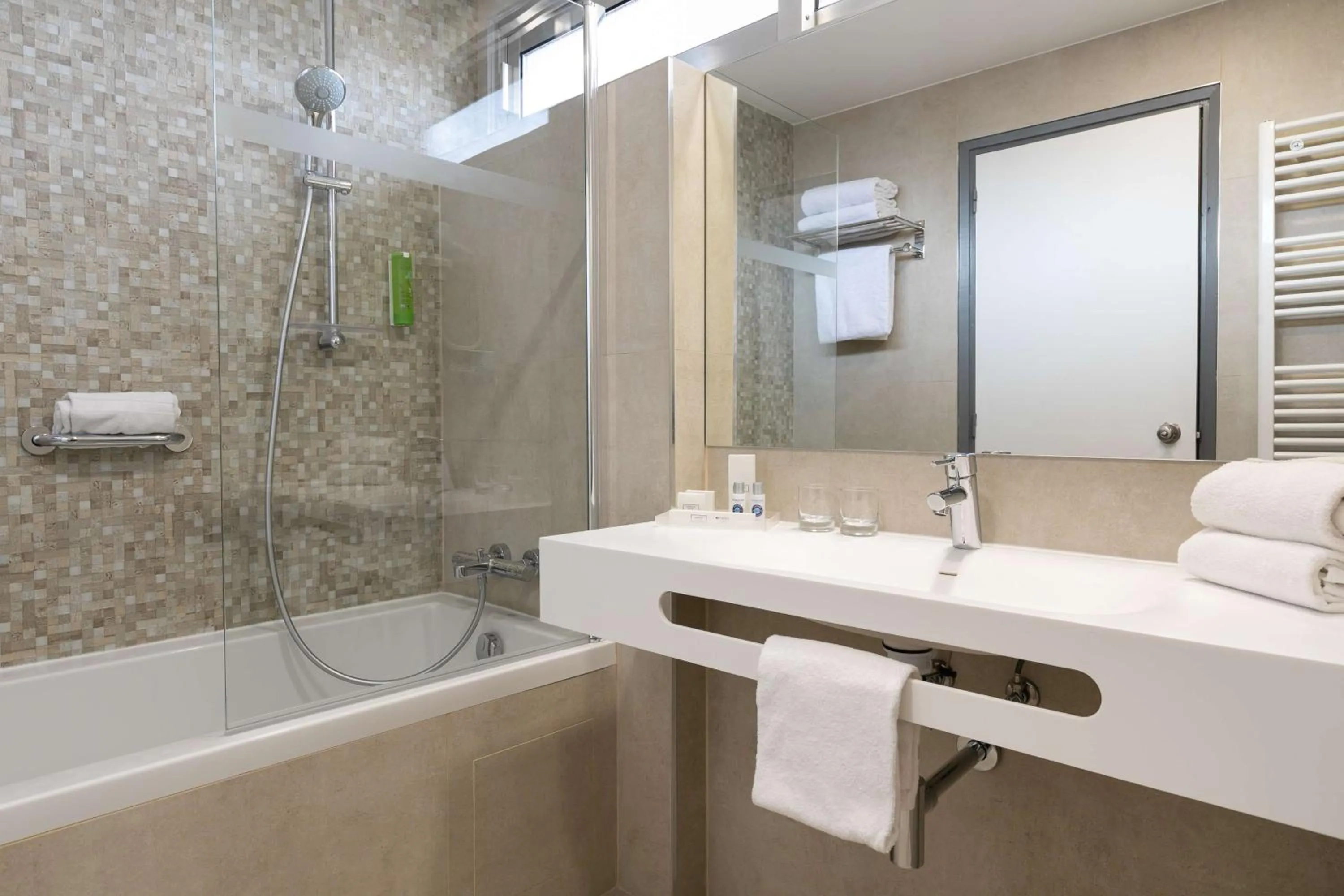 Triple Room with Balcony in Best Western Hotel Mediterranee Menton