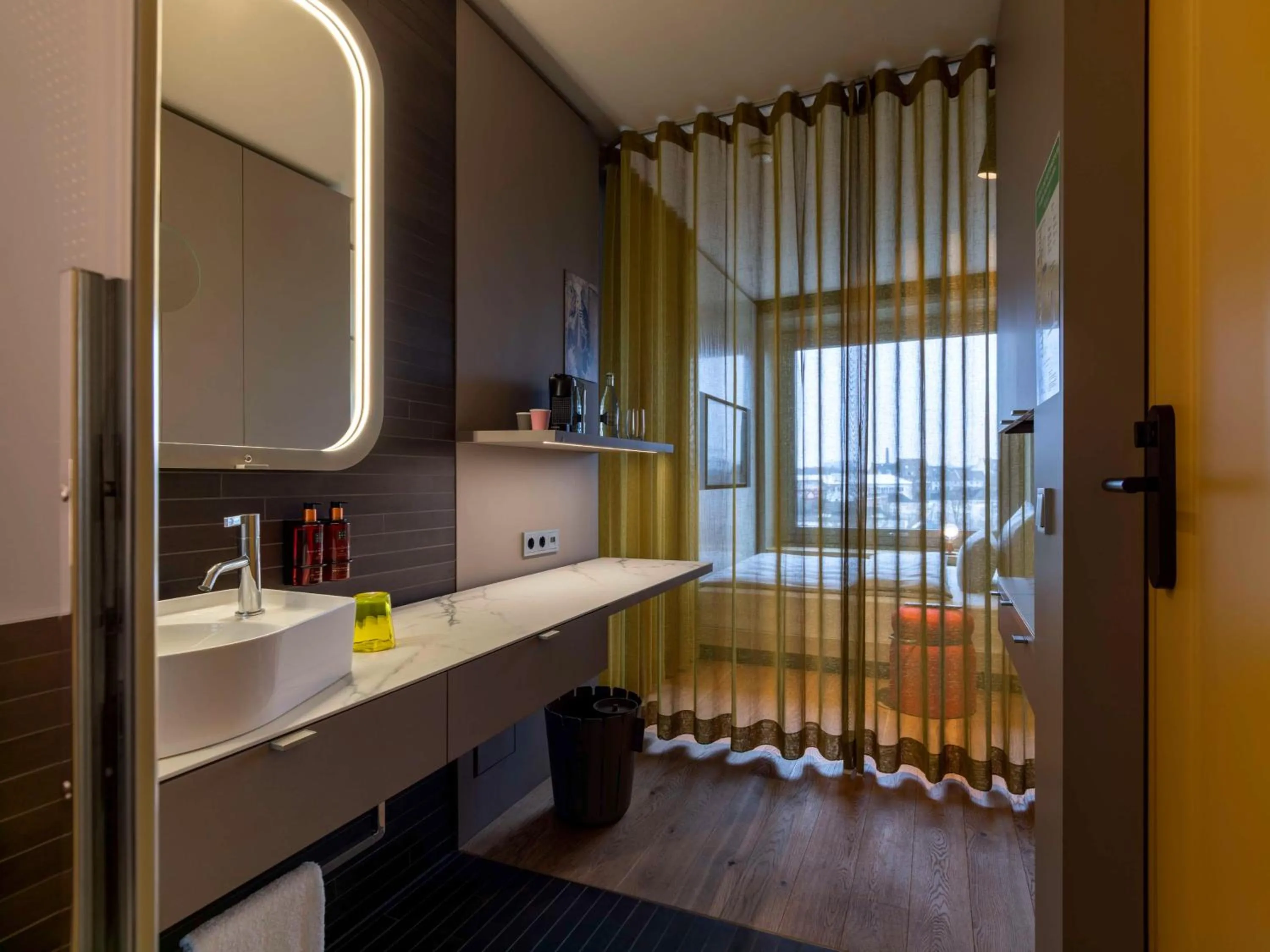 Standard Queen Room  in b'mine hotel Düsseldorf