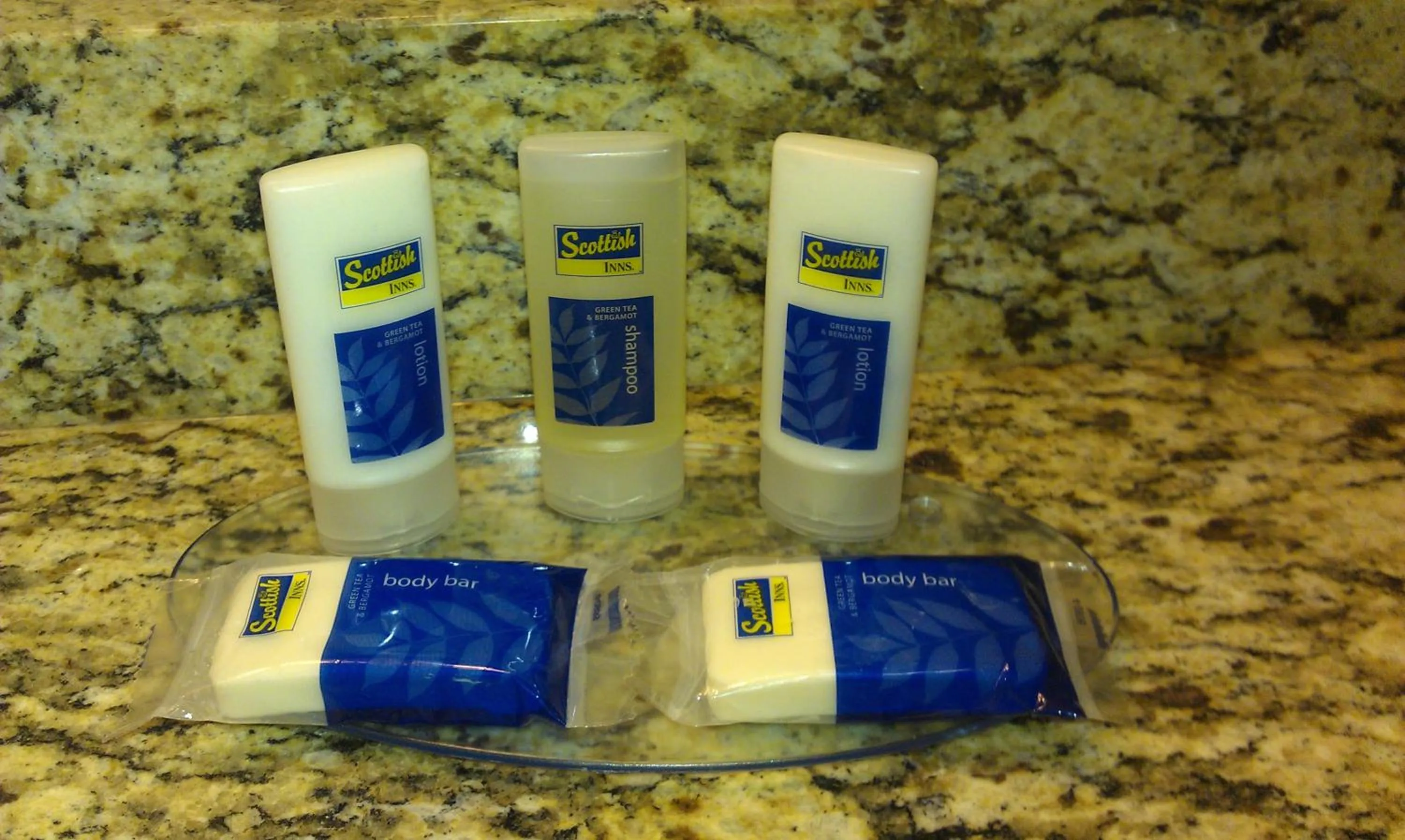 Queen Room - Smoking in Scottish Inns Wrightstown