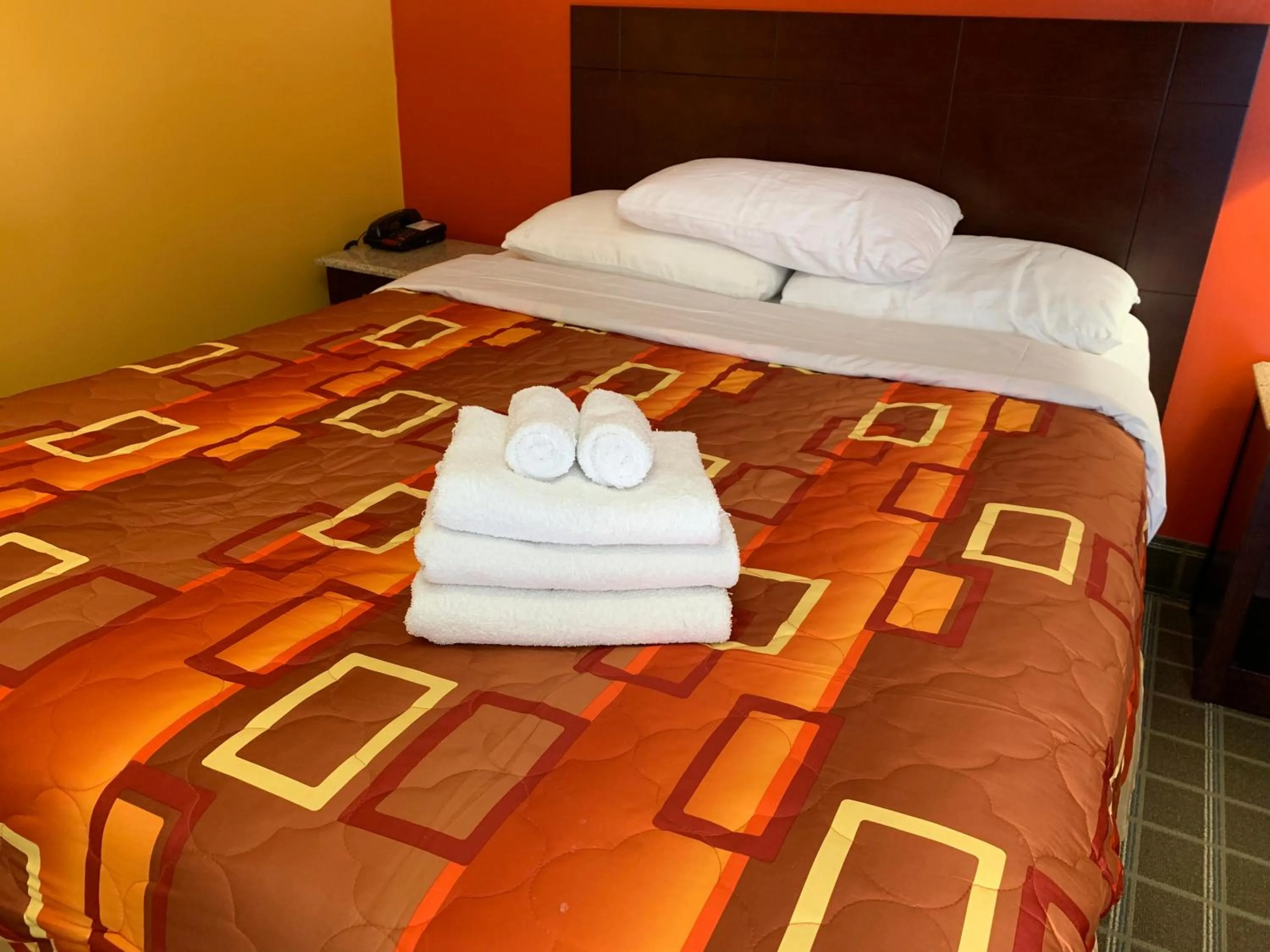 Double Room with Two Double Beds - Non-Smoking in Scottish Inns Wrightstown