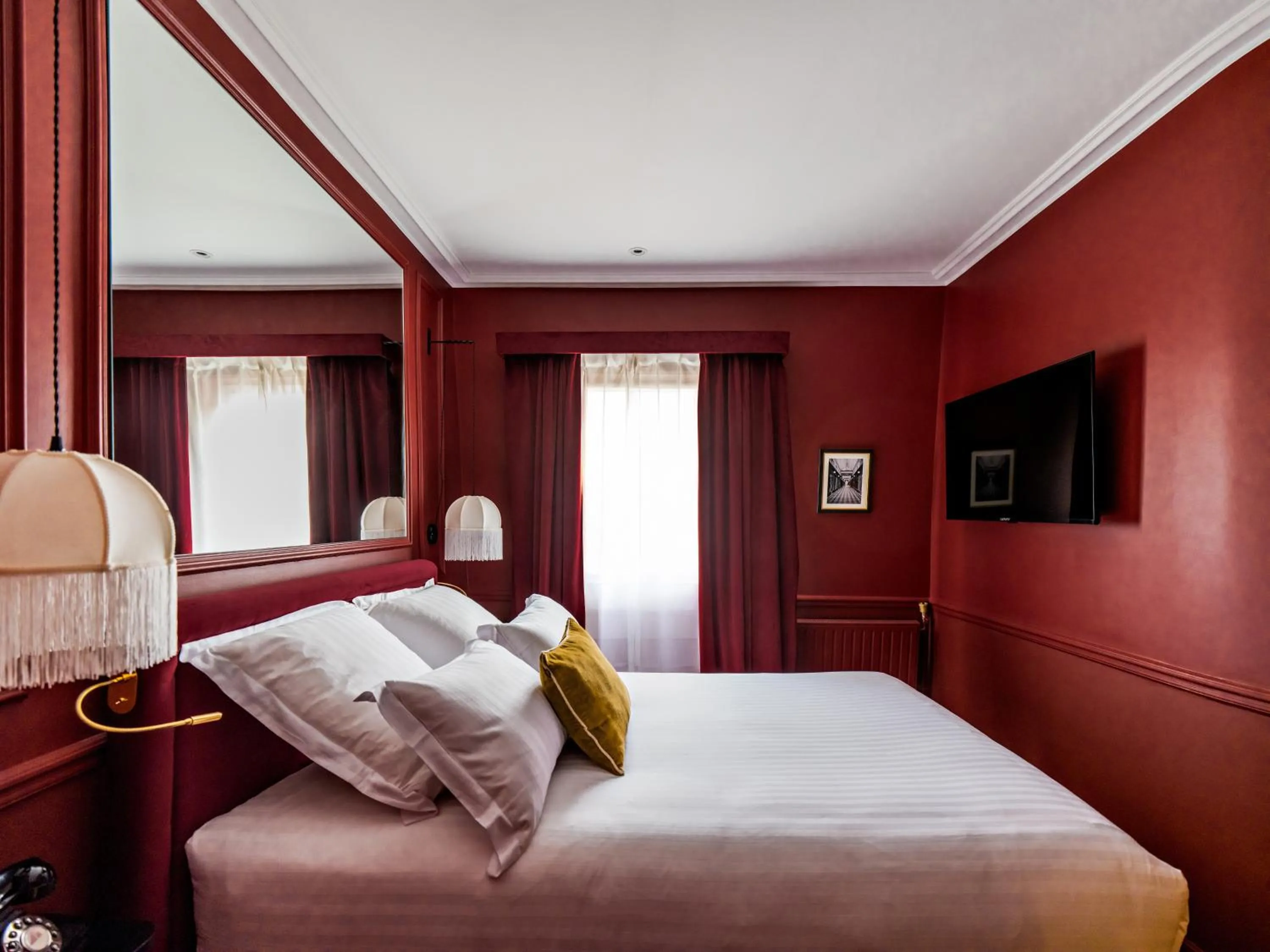 Renovated - Cocoon Room with Courtyard View  in Hotel Duquesne Eiffel
