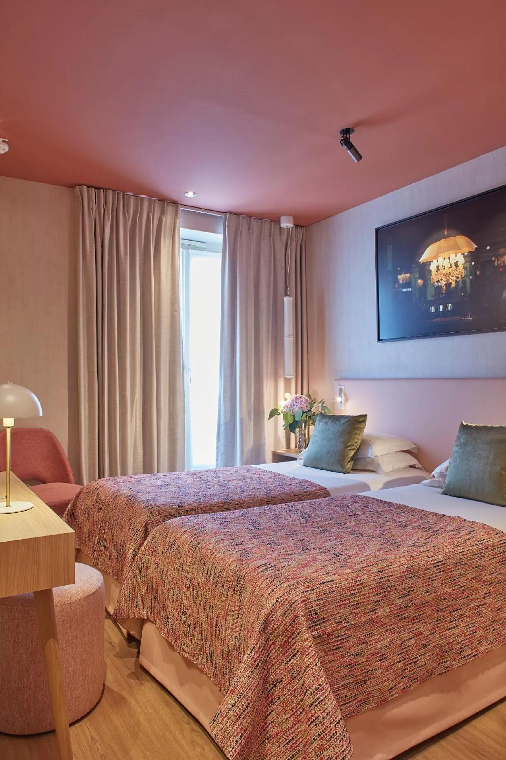 Classic Twin Room in Hotel Atmospheres