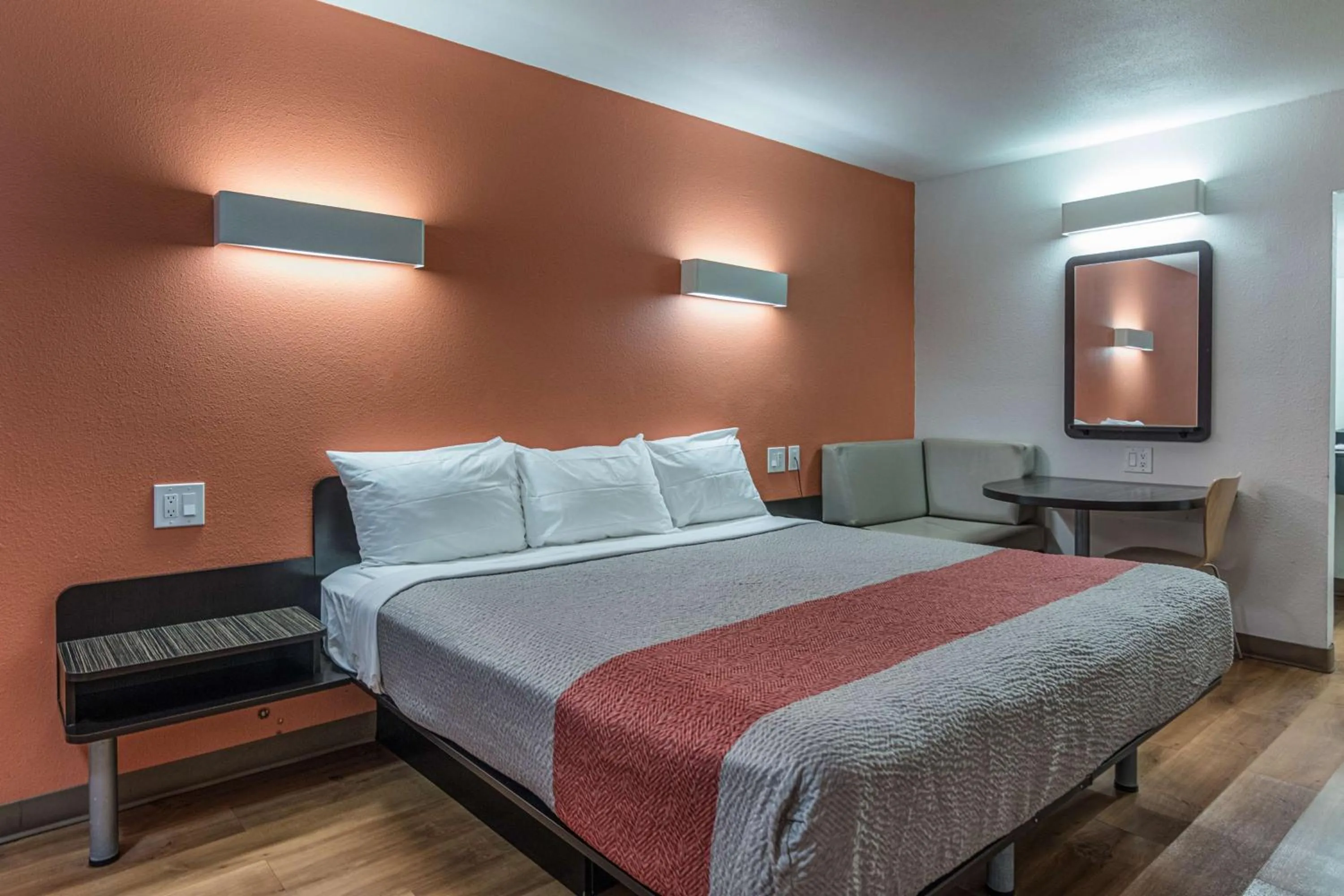 King Room - Smoking  in Motel 6-Texarkana, AR