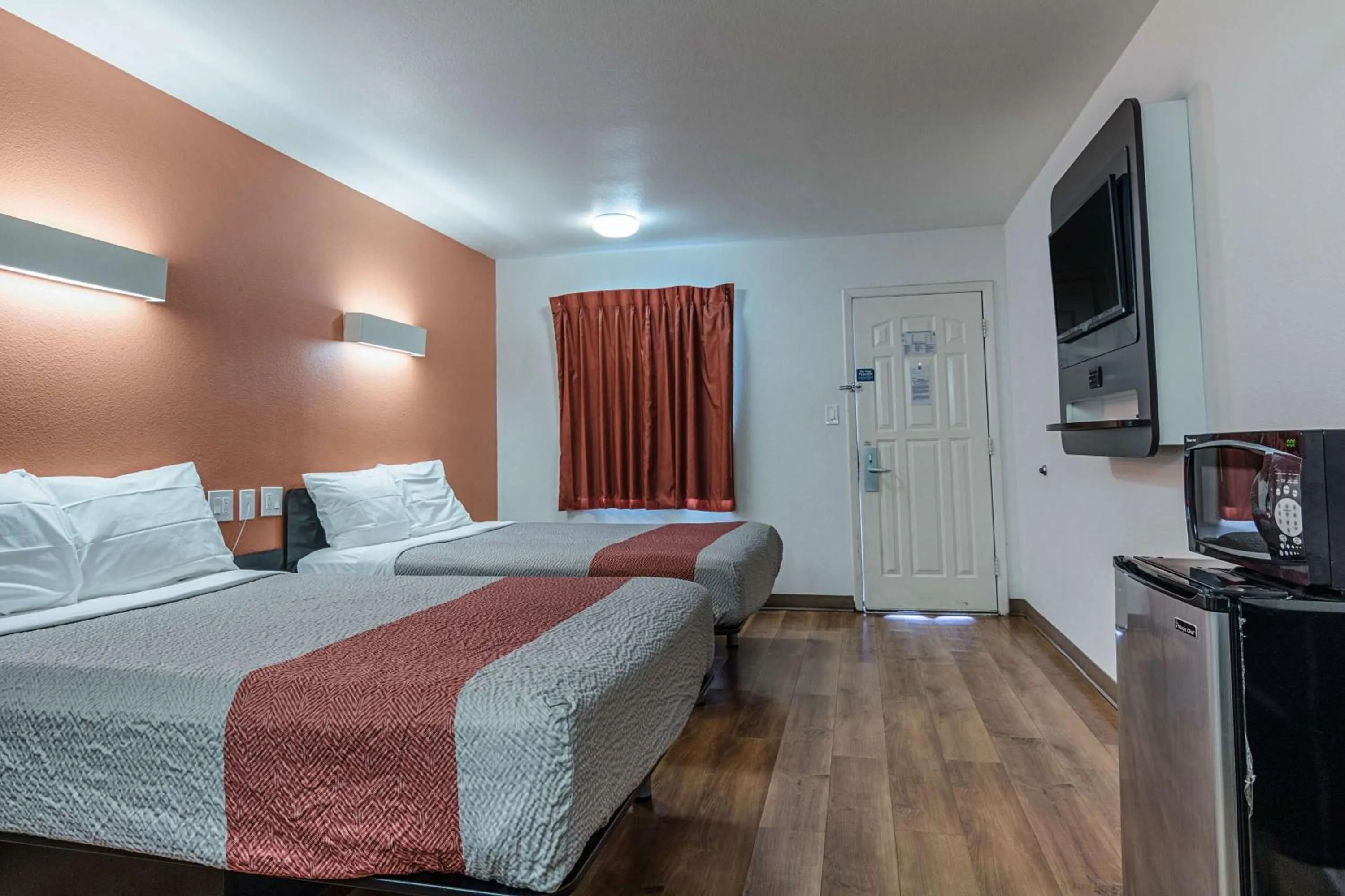 Quadruple Room - Disability Access - Smoking in Motel 6-Texarkana, AR