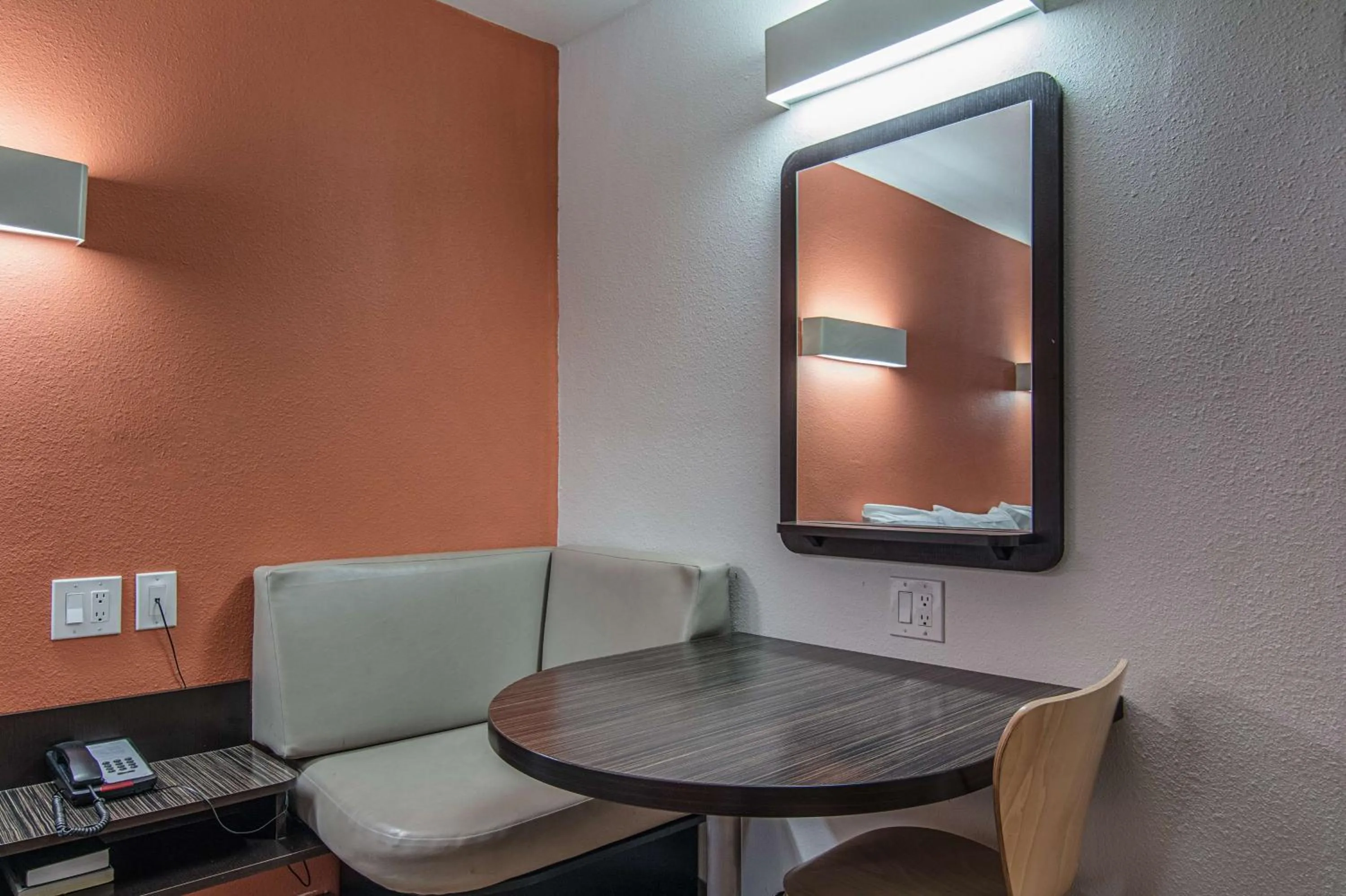 King Room - Disability Access - Non-Smoking in Motel 6-Texarkana, AR