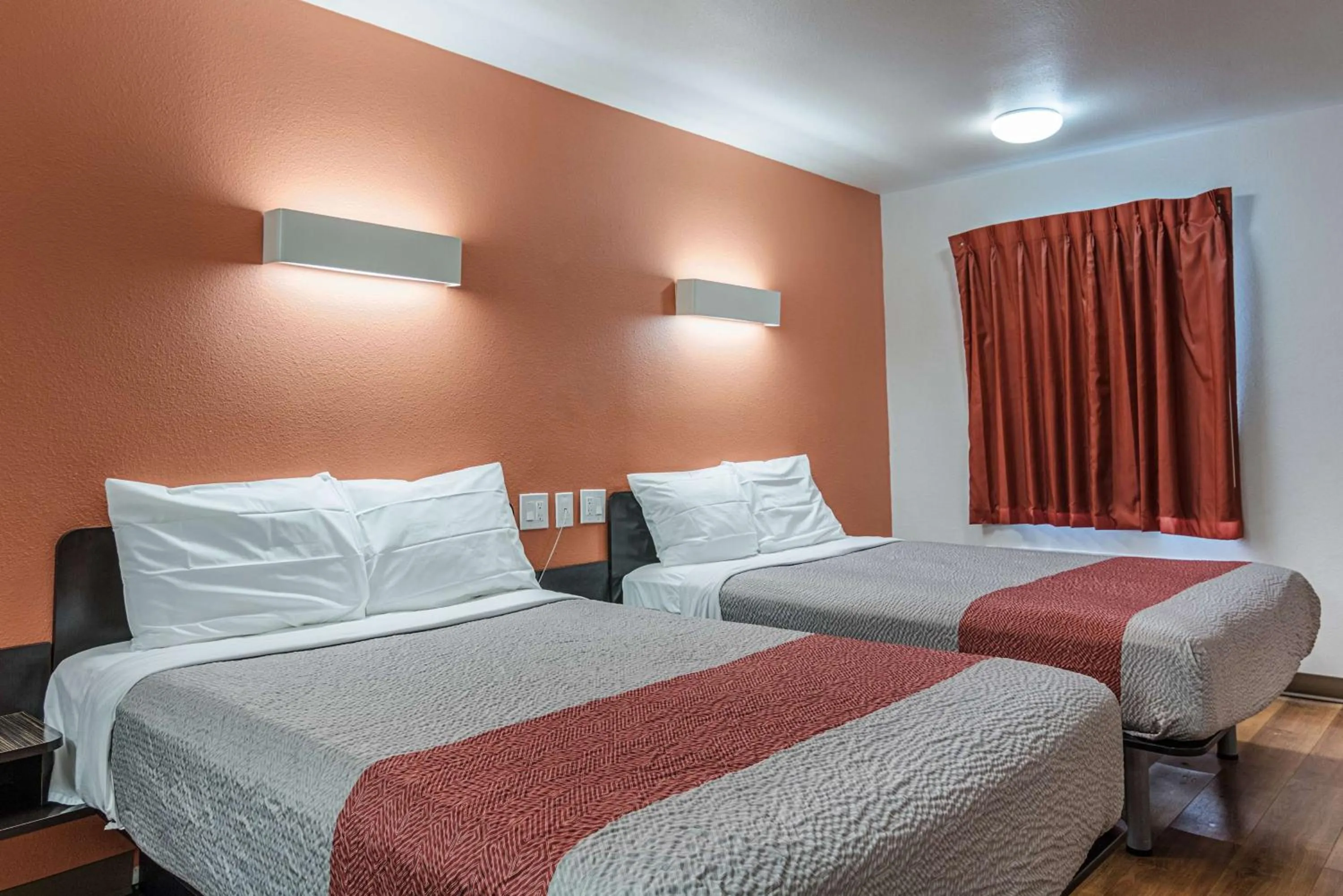 Economy Quadruple Room - Smoking in Motel 6-Texarkana, AR