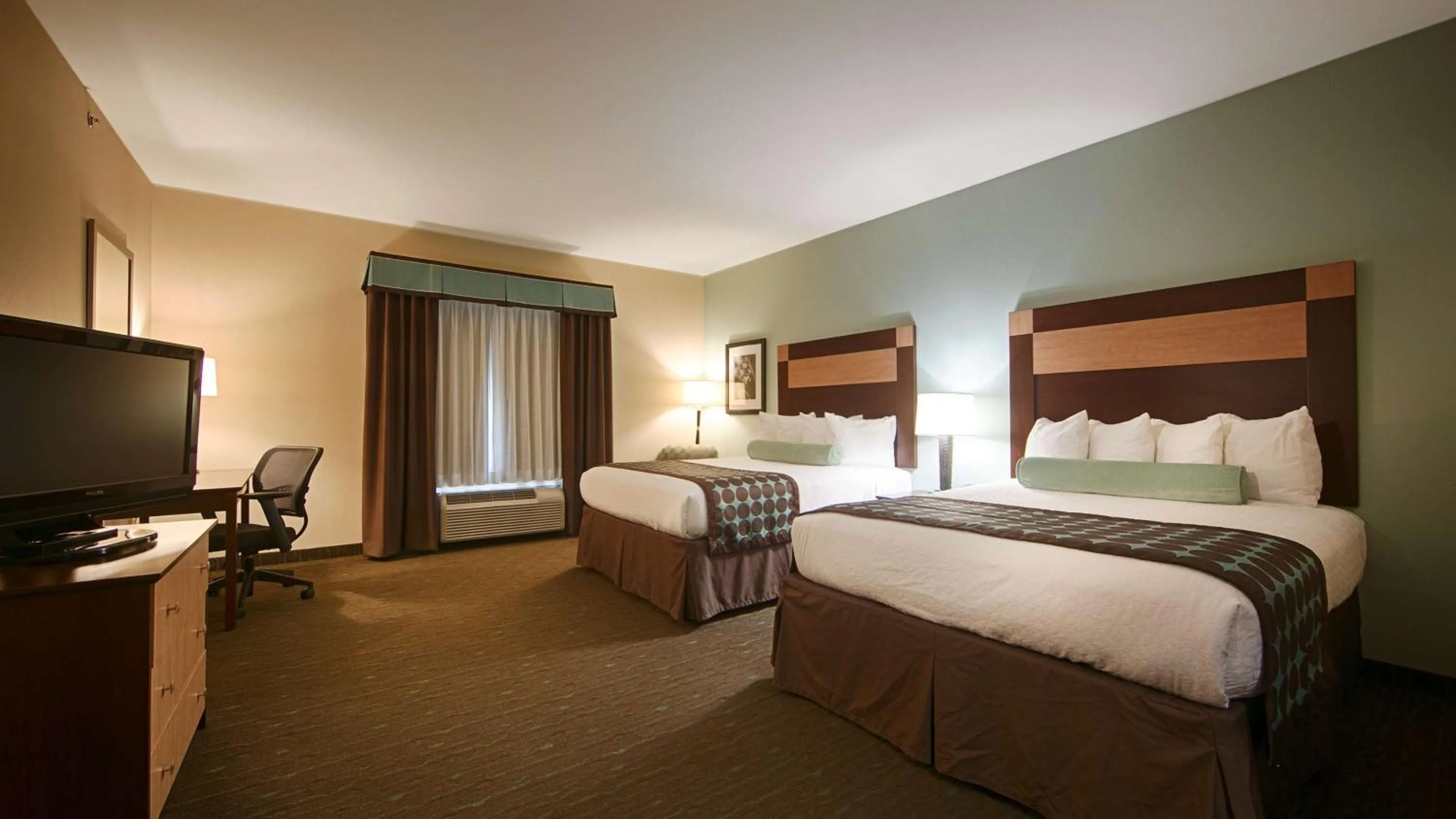 Queen Room with Two Queen Beds - Non-Smoking in Best Western Plus Texarkana Inn and Suites